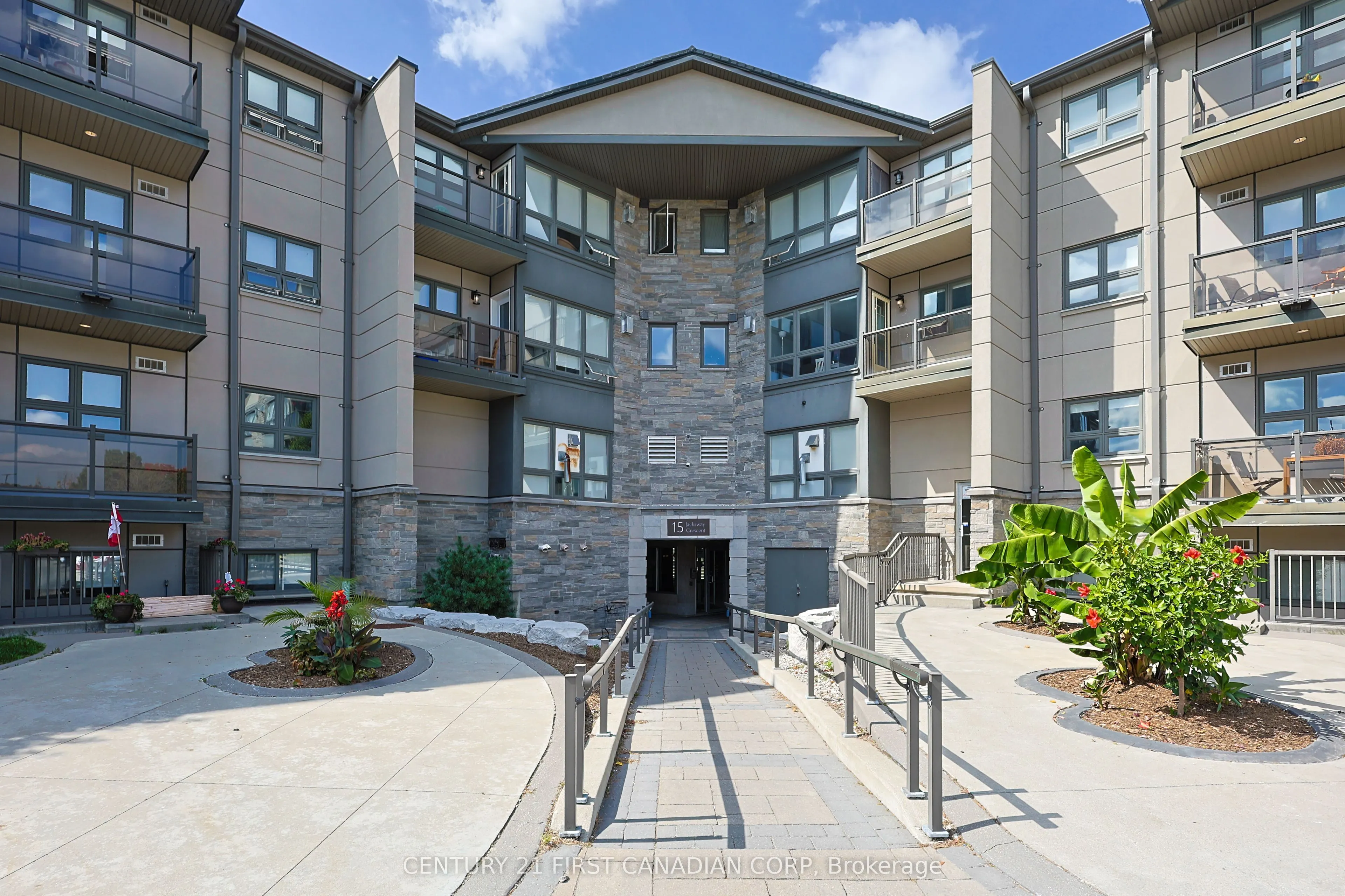 15 Jacksway Crescent N, #215