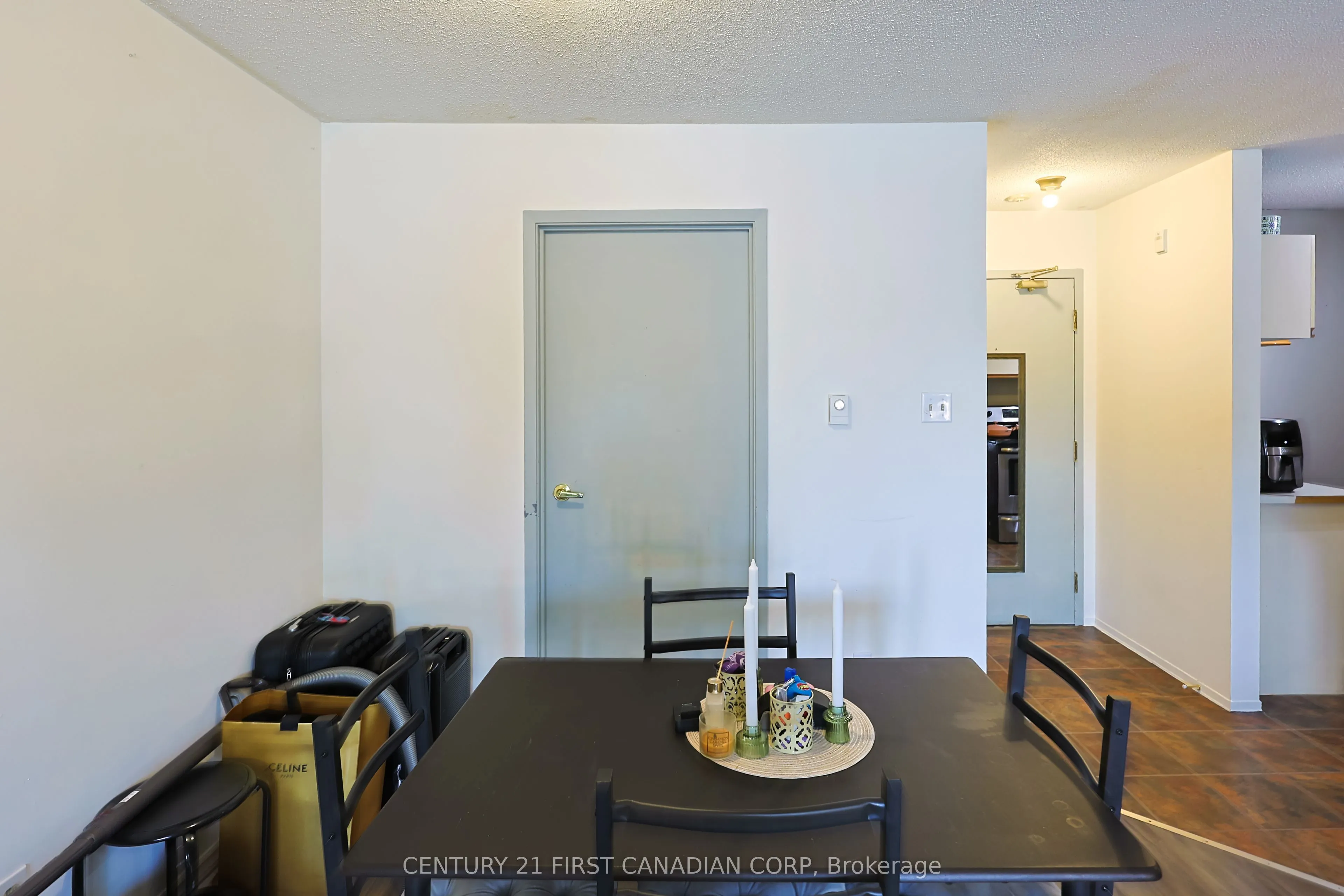 15 Jacksway Crescent N, #215