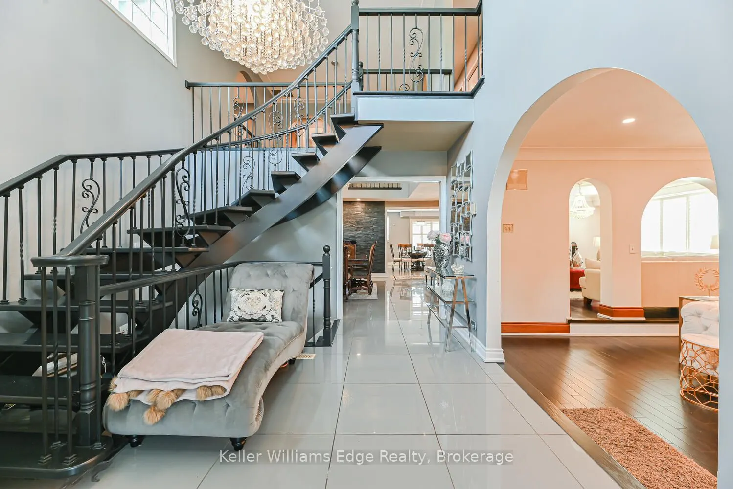 282 Book Road E