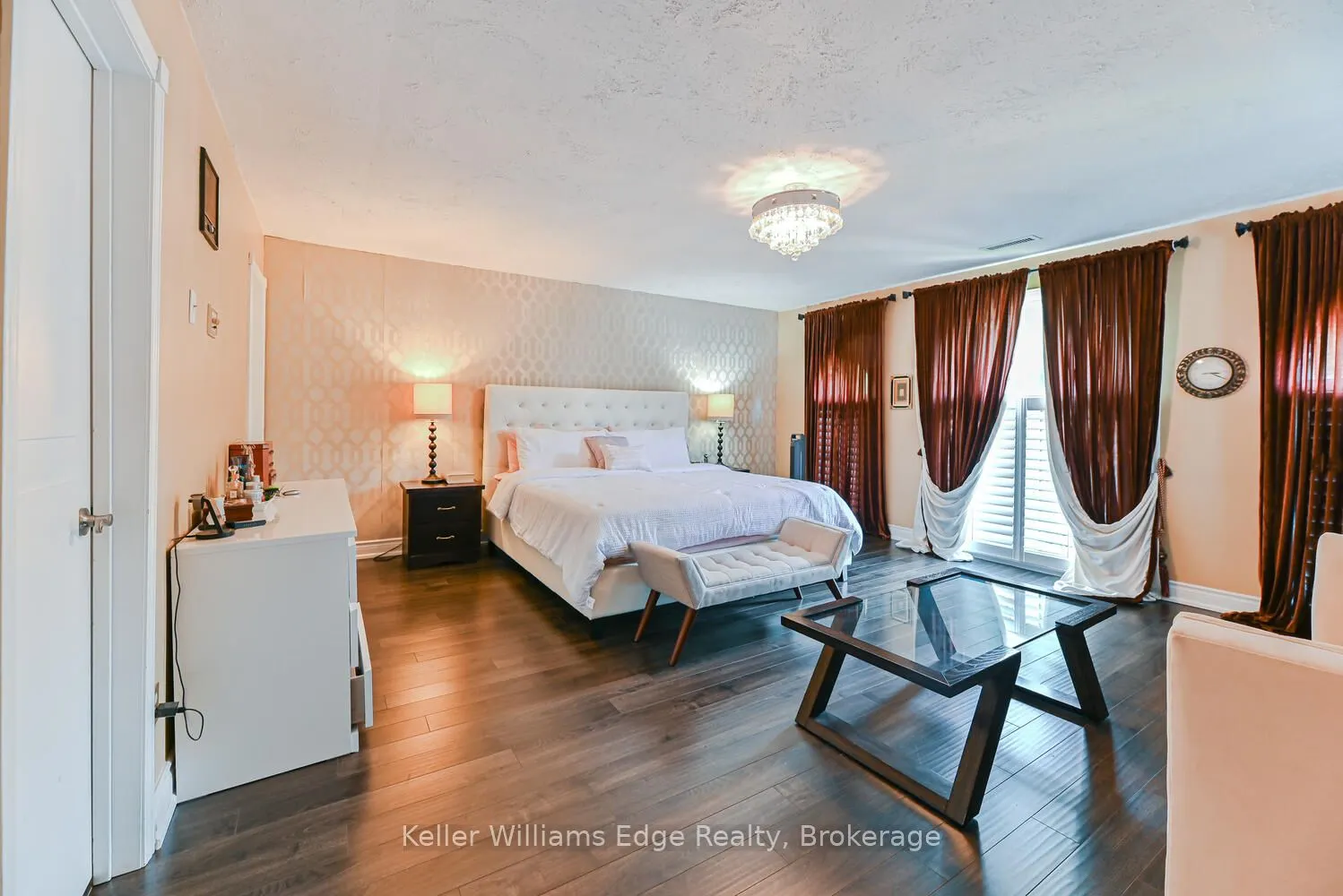 282 Book Road E