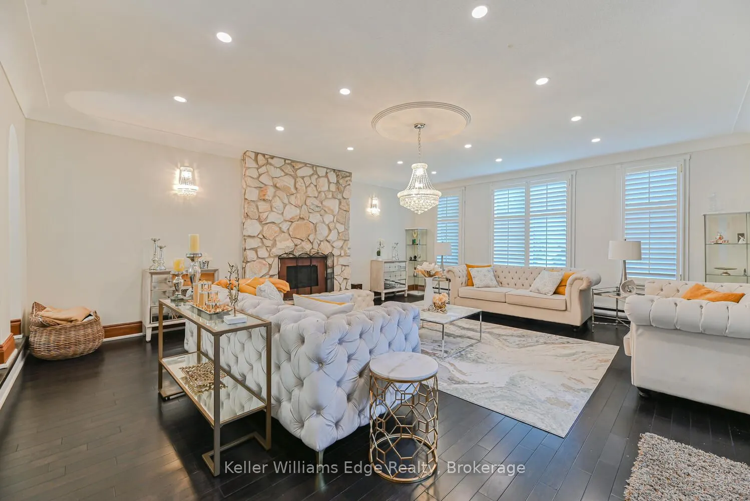 282 Book Road E