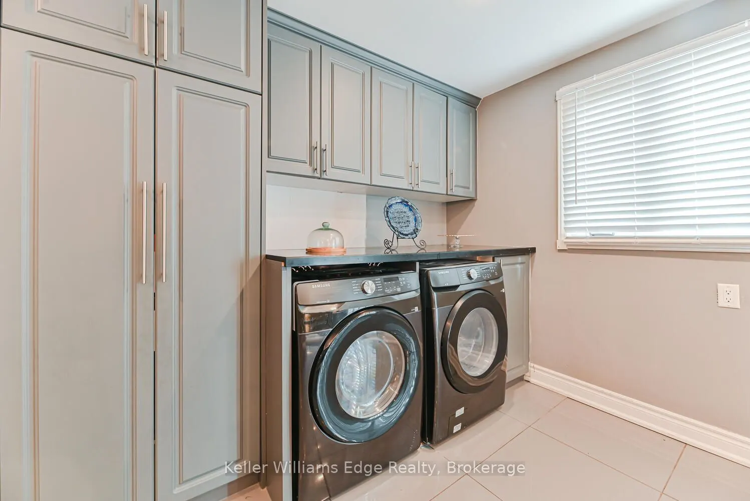 282 Book Road E