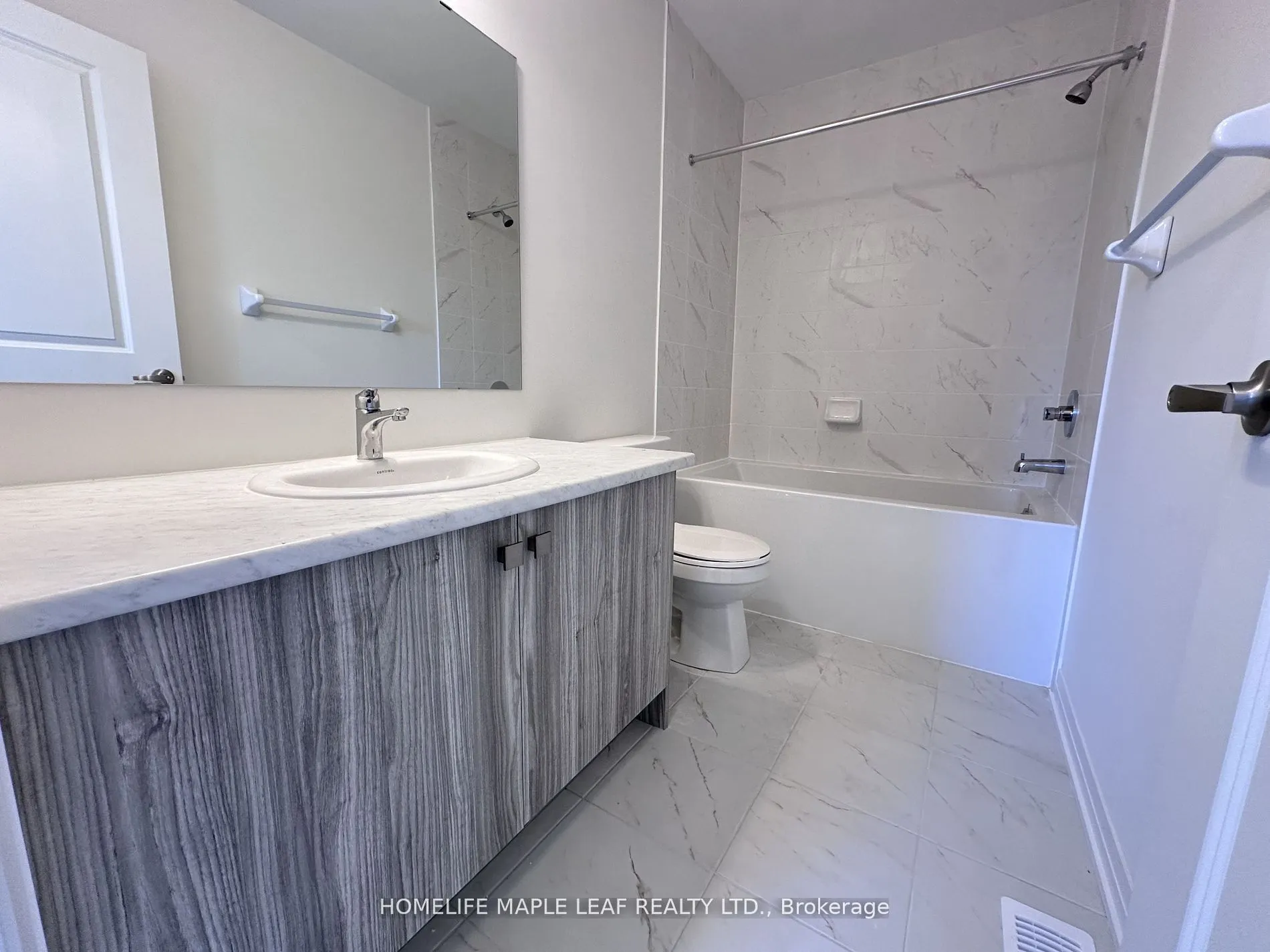 585 Colbourne Street, #201