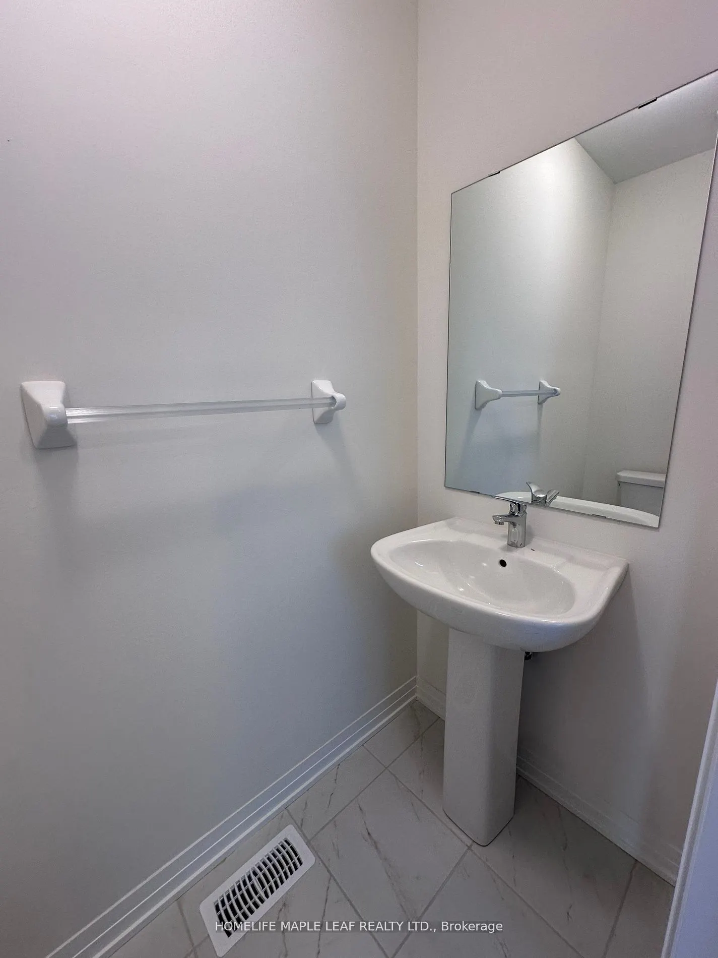 585 Colbourne Street, #201