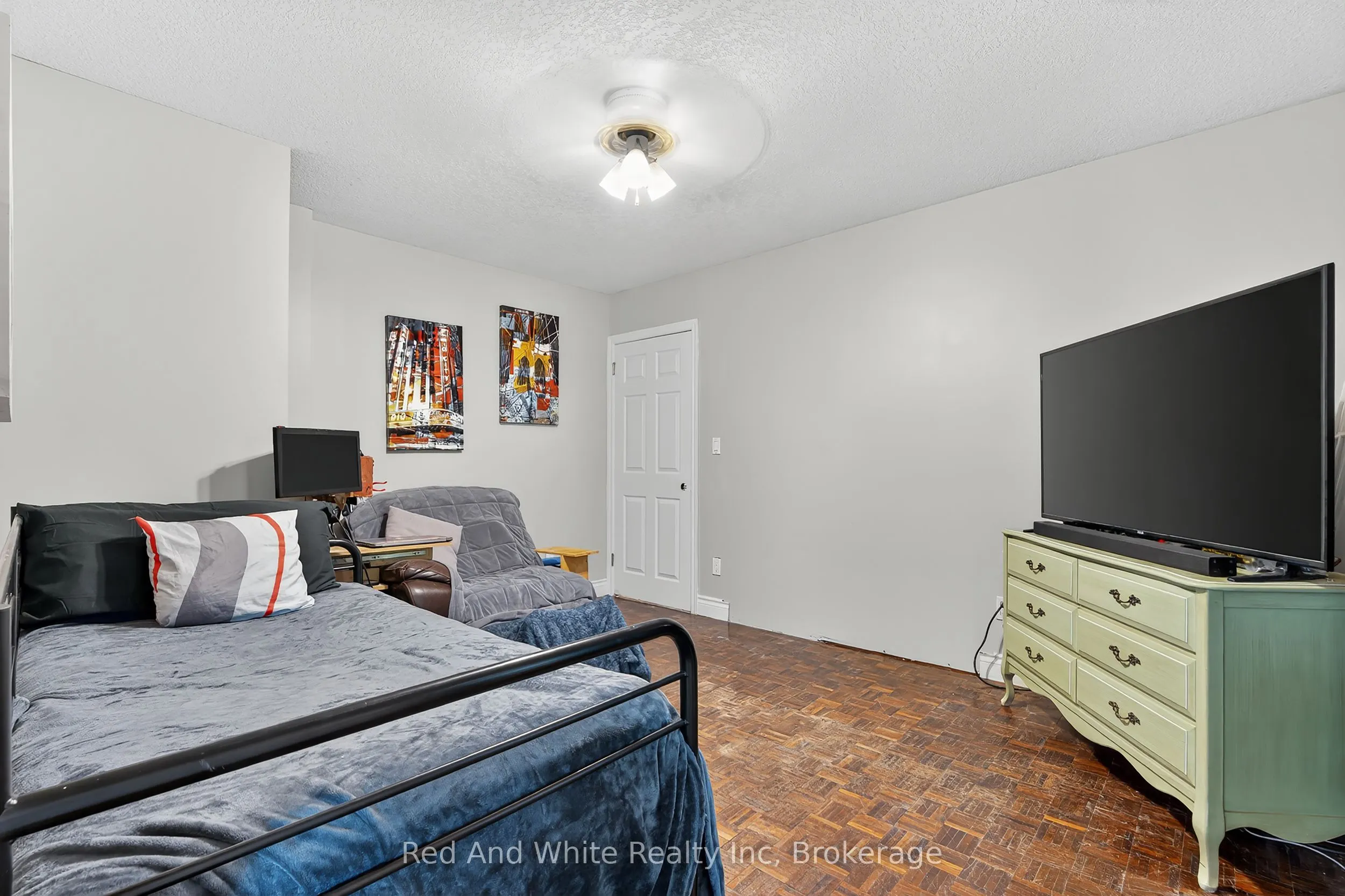 7146 Noah Road, R.R. # 1 Road