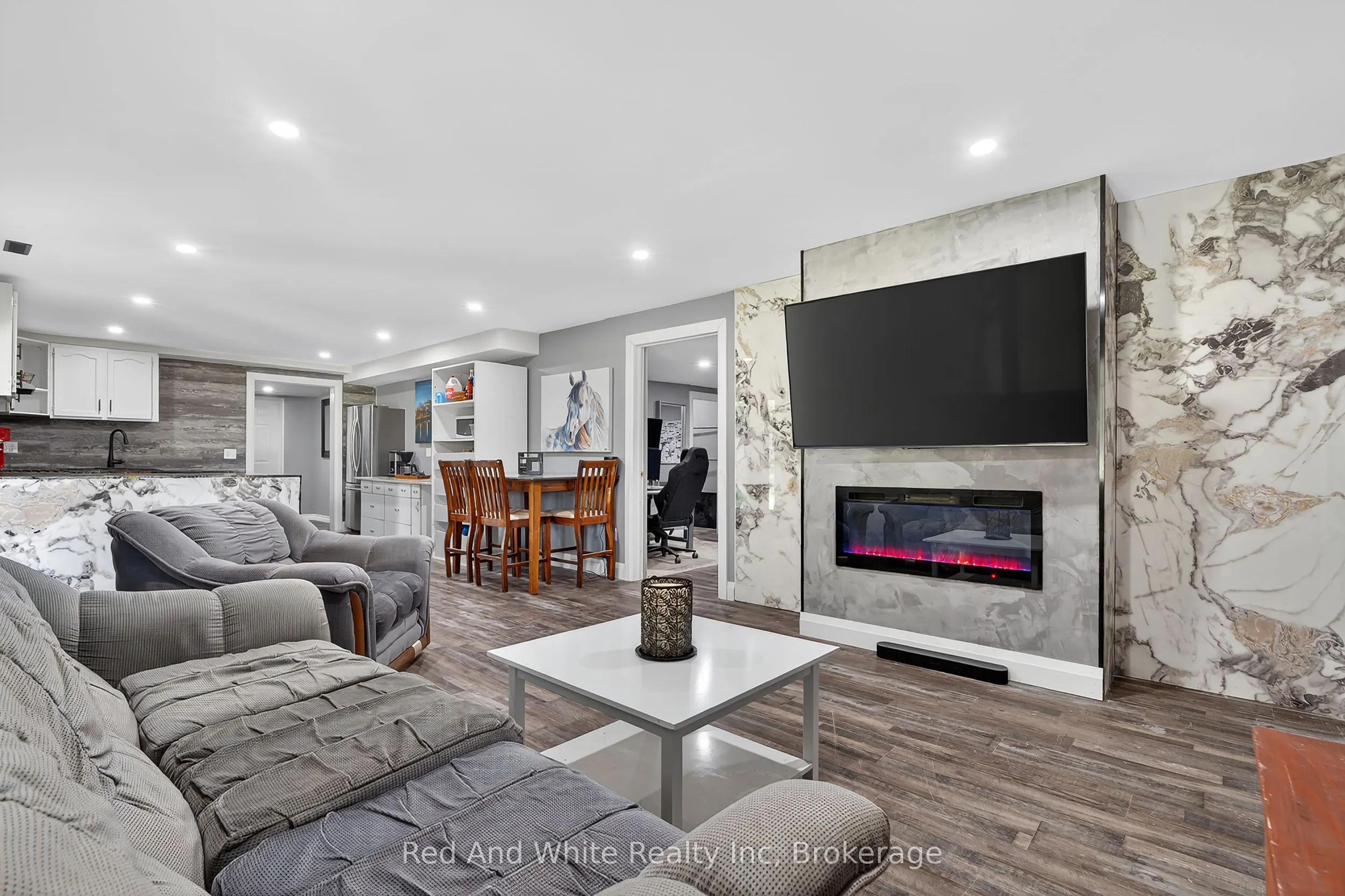 7146 Noah Road, R.R. # 1 Road