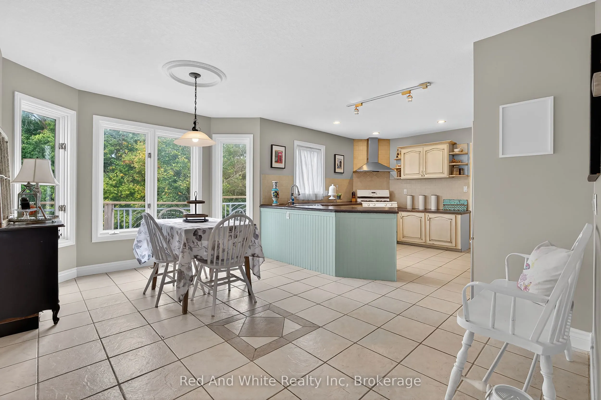 7146 Noah Road, R.R. # 1 Road