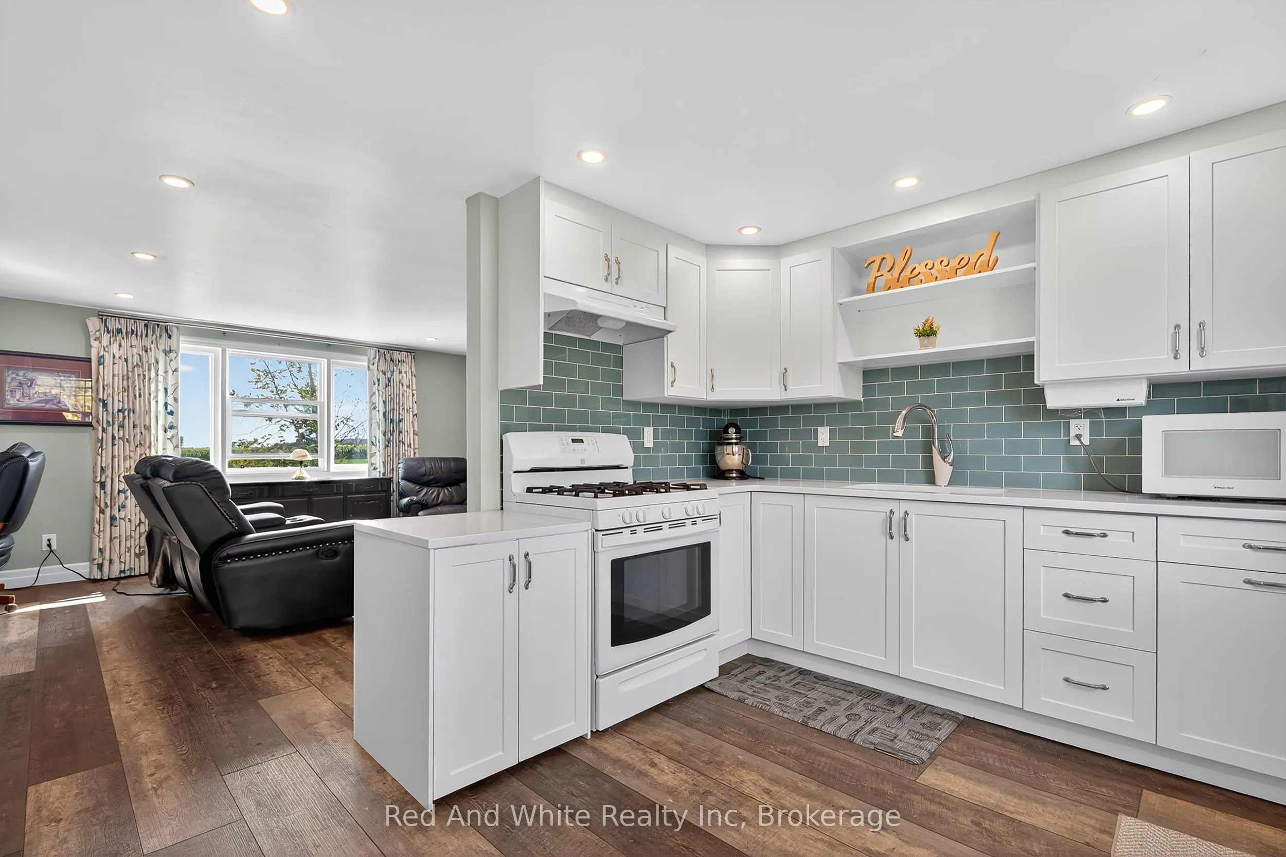 7146 Noah Road, R.R. # 1 Road