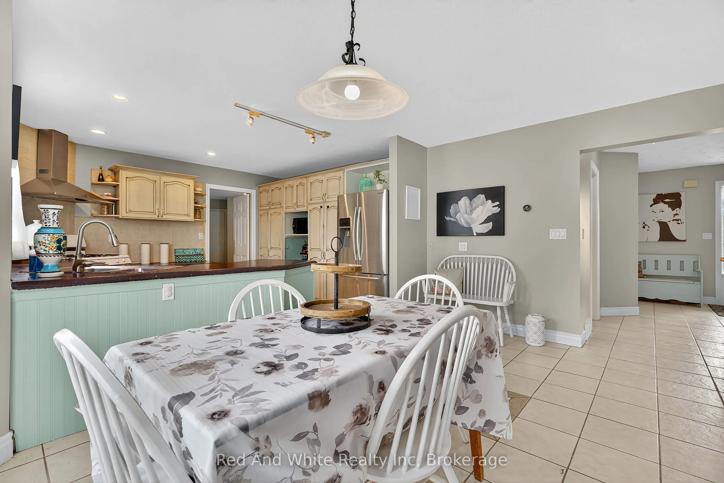 7146 Noah Road, R.R. # 1 Road