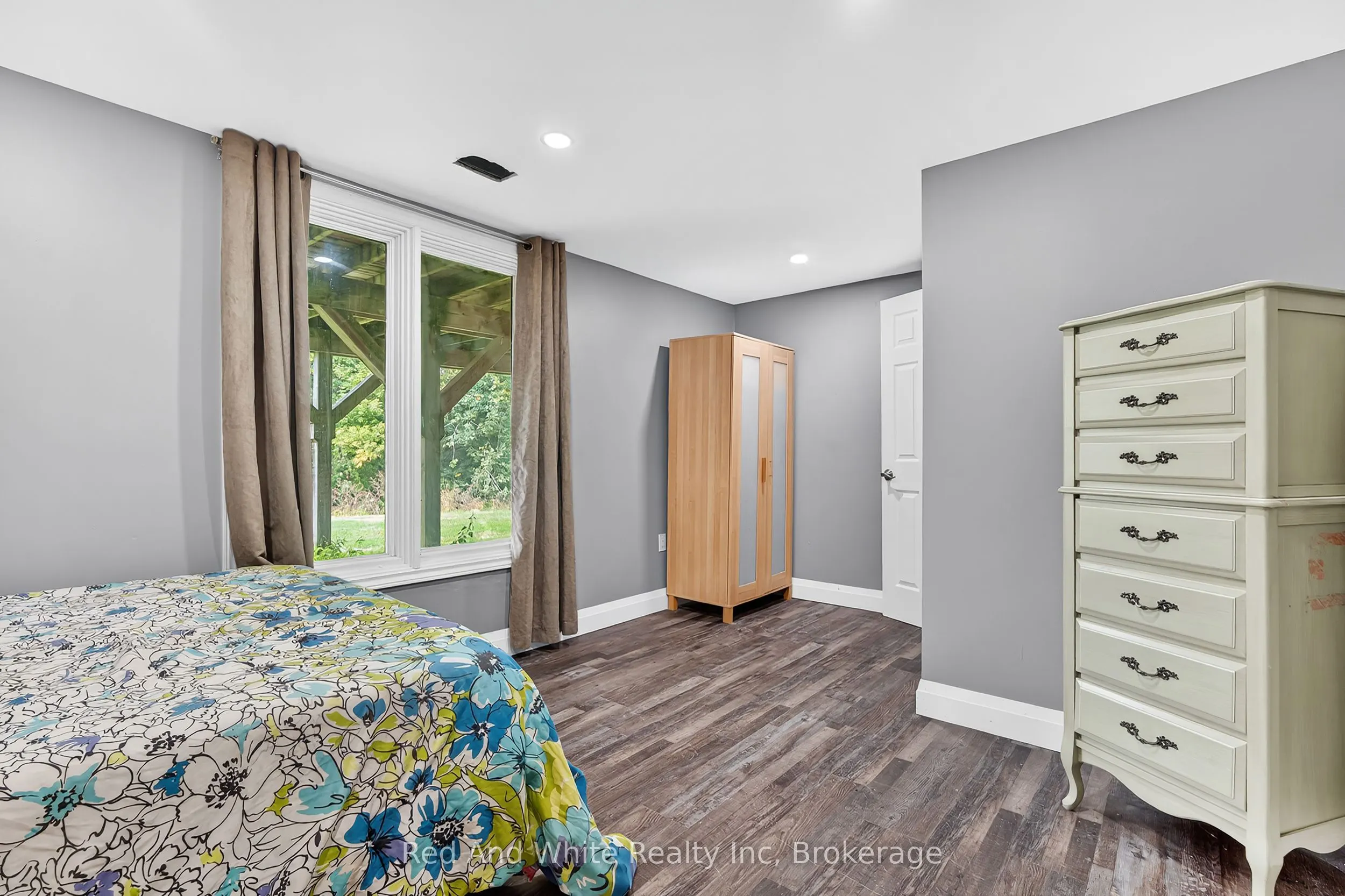 7146 Noah Road, R.R. # 1 Road