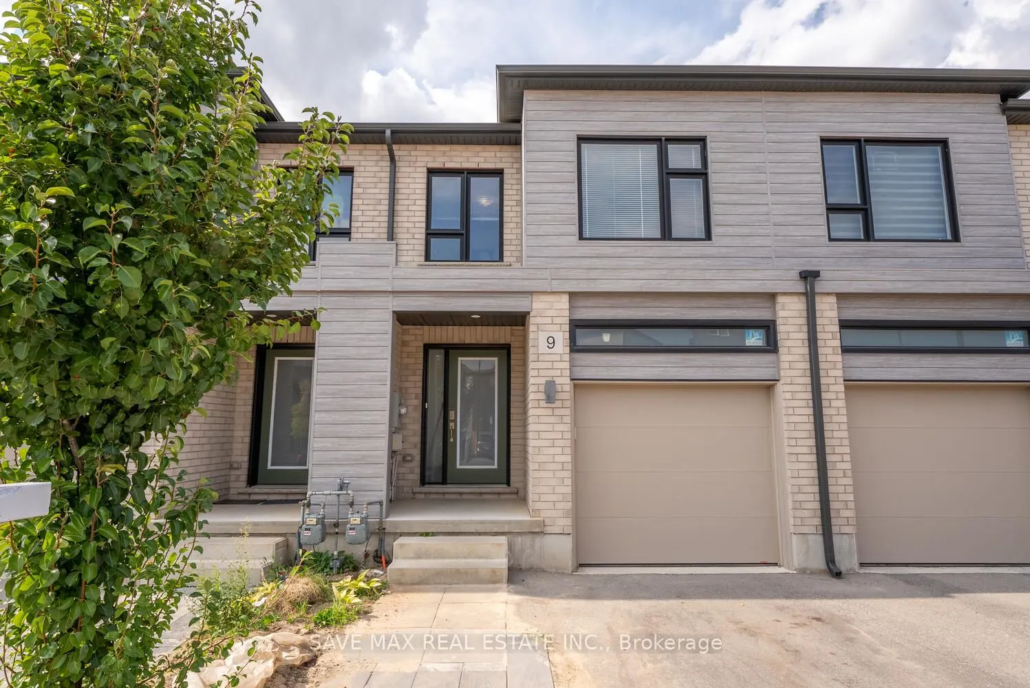 9 Shedrow Place