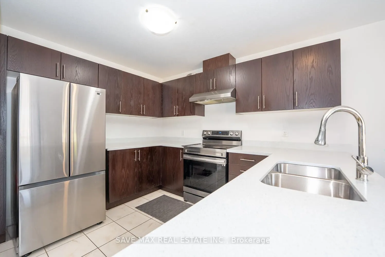 9 Shedrow Place