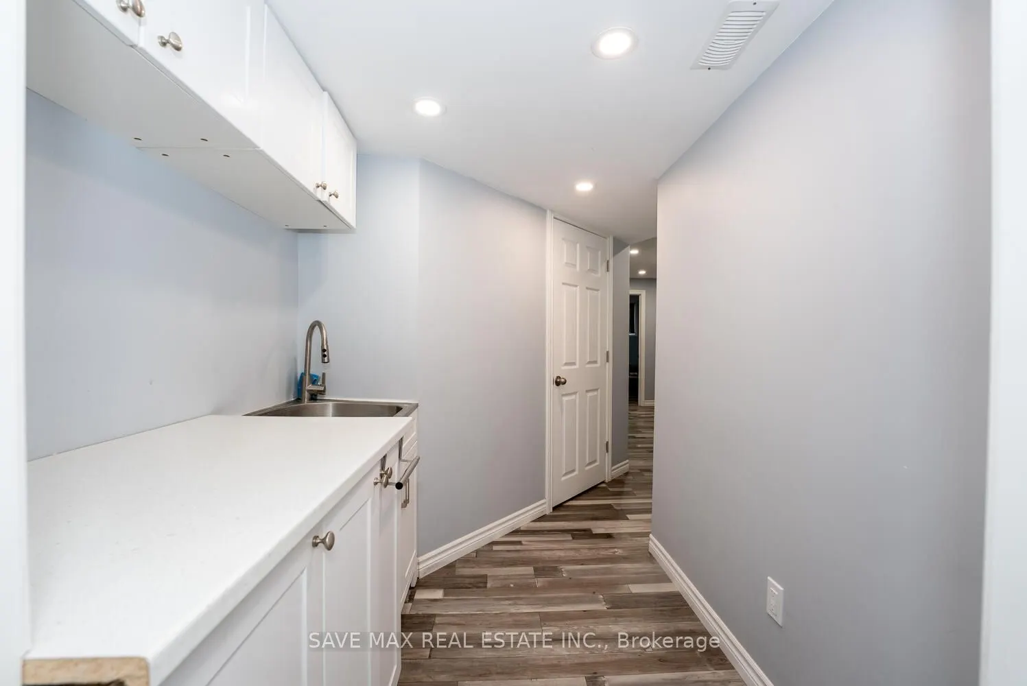 9 Shedrow Place