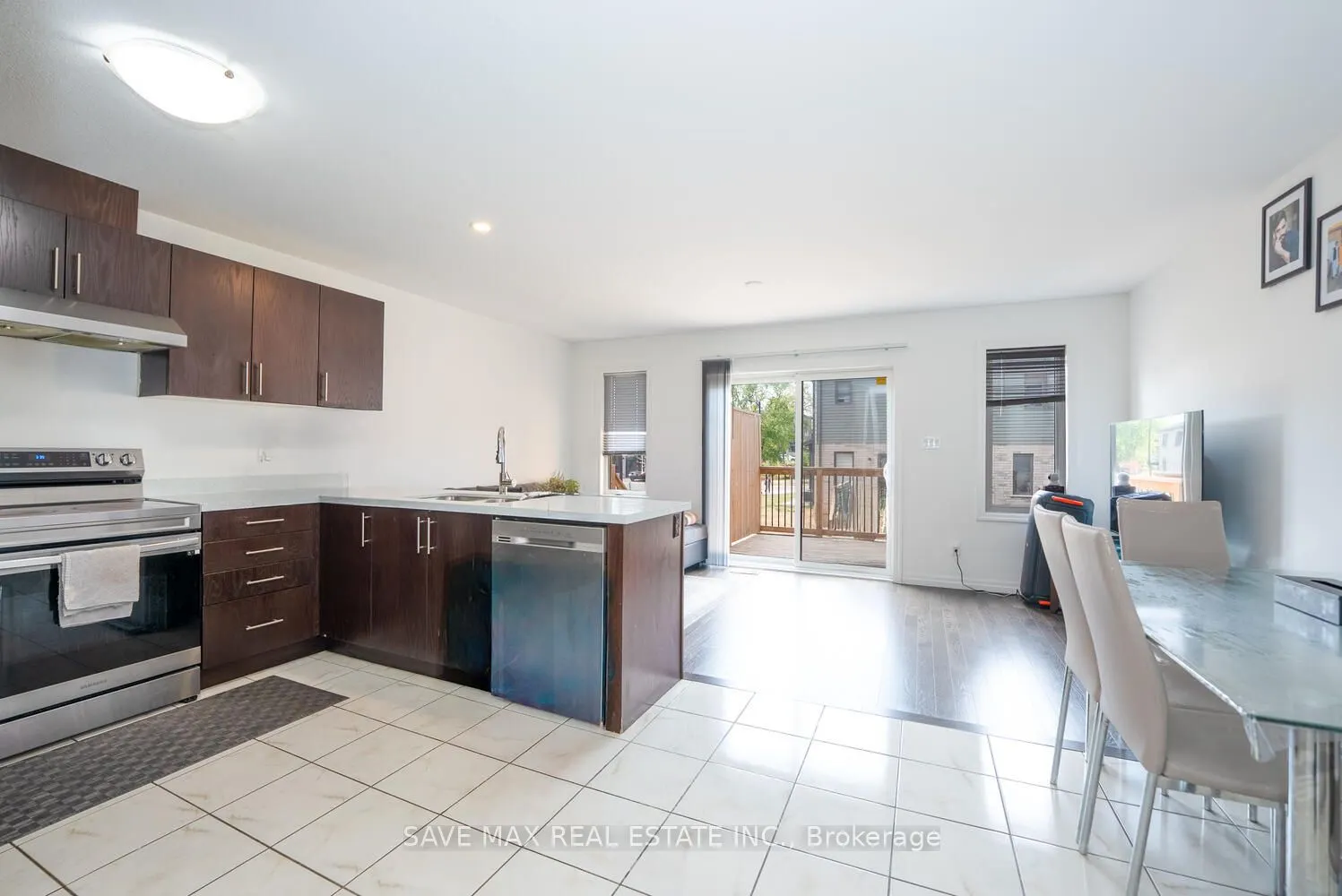 9 Shedrow Place