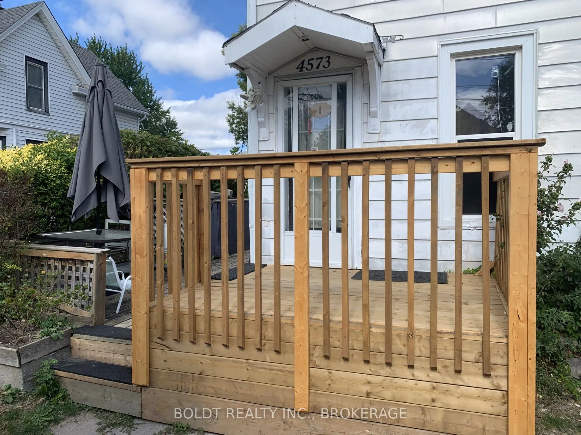 4573 Armoury Street