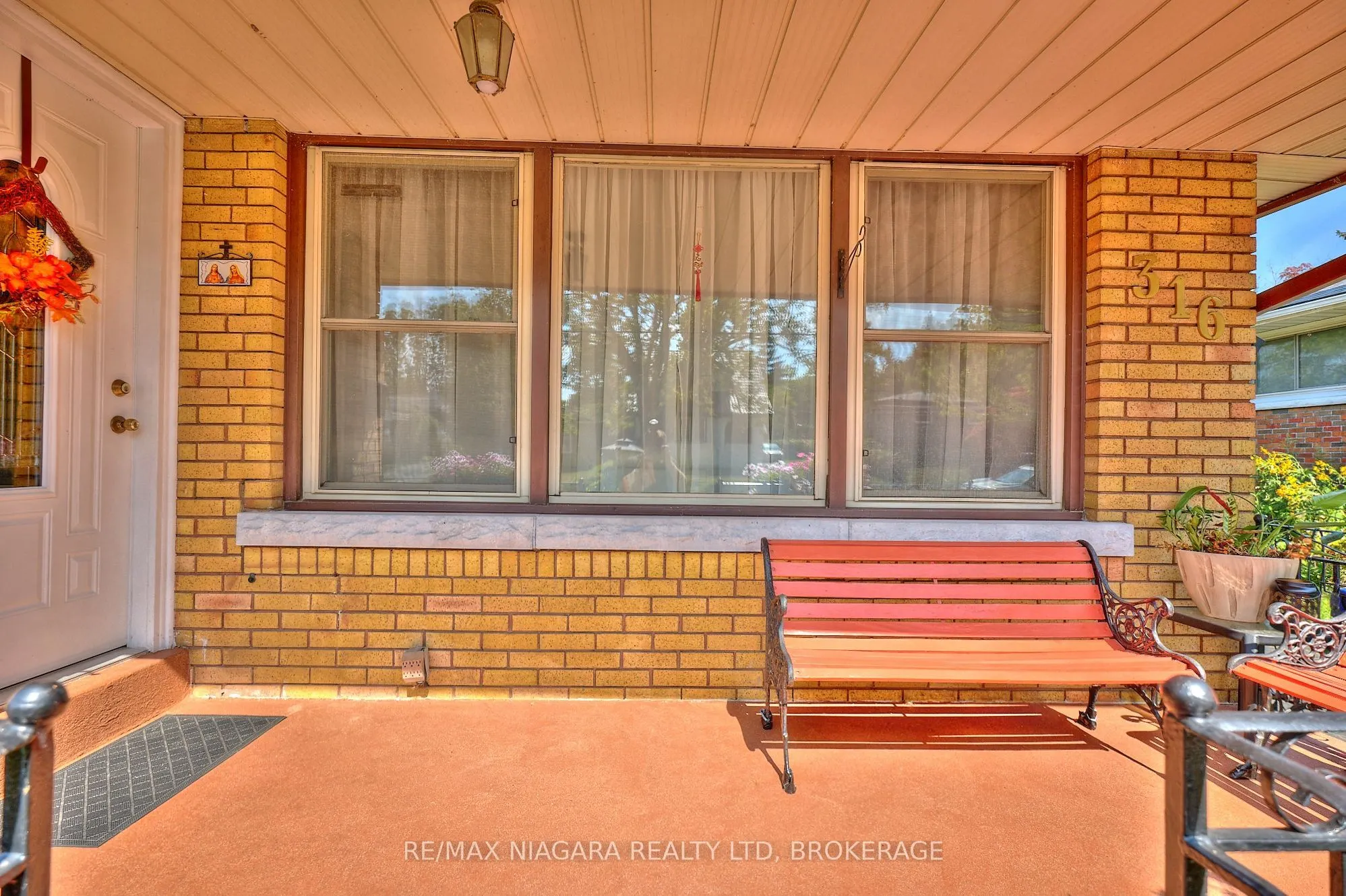 316 Bowen Road