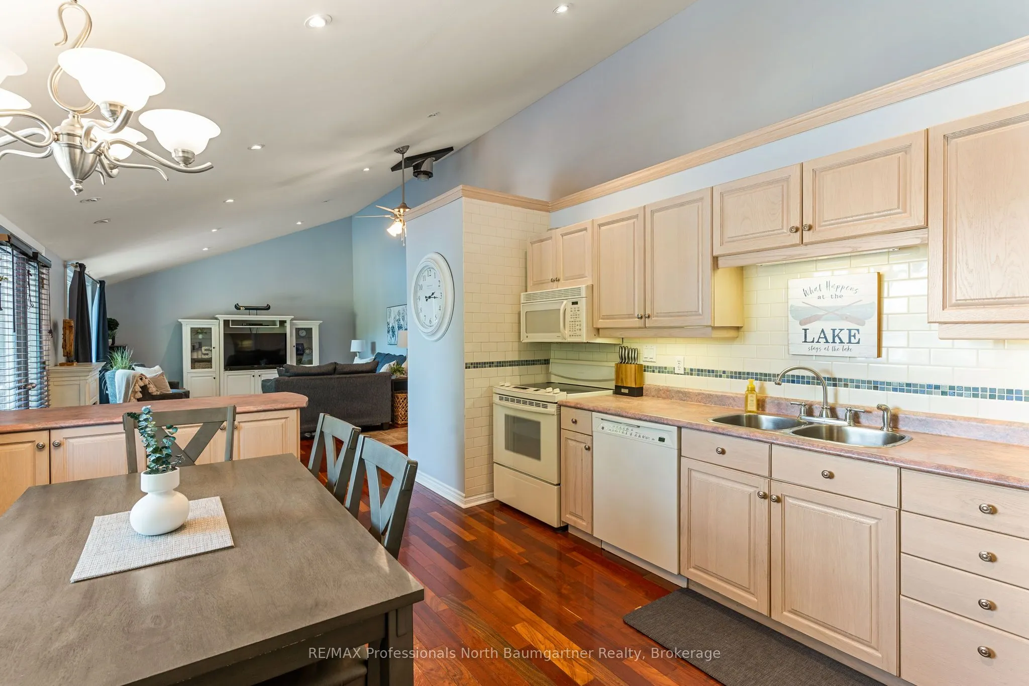 1086 Cameron Lane