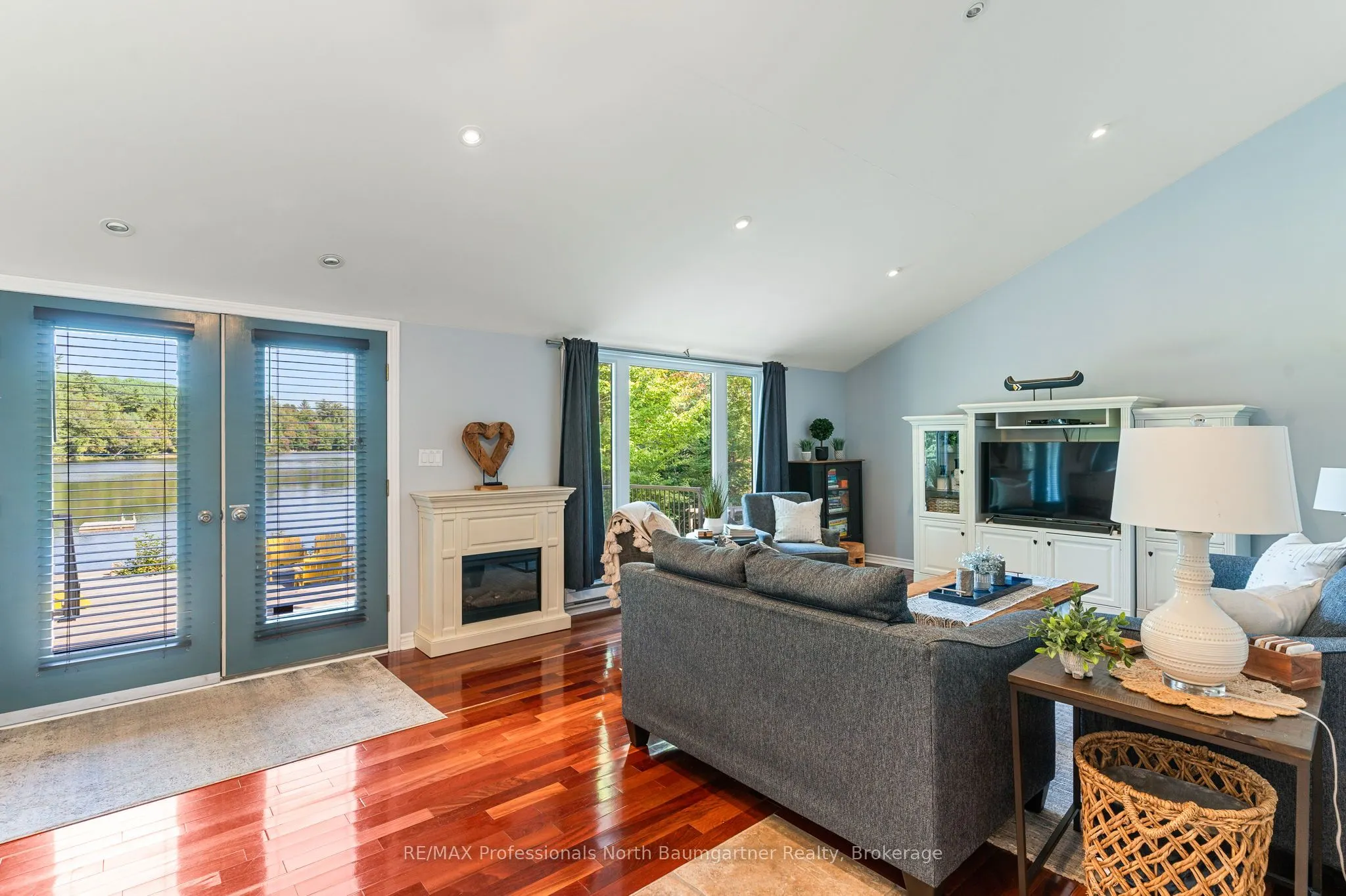 1086 Cameron Lane