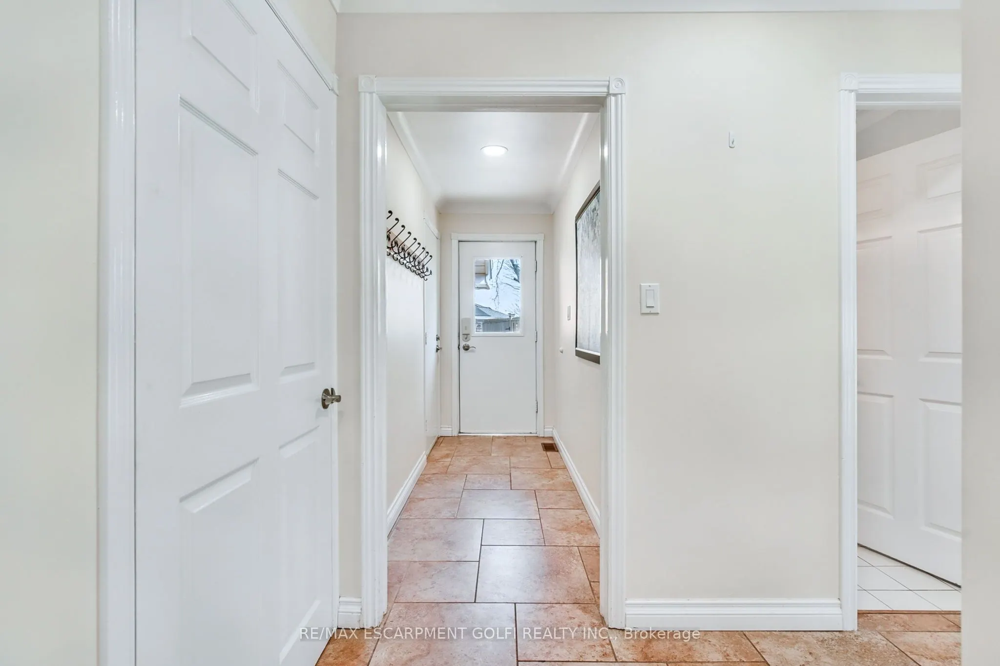 24 JOHN MARTIN Crescent