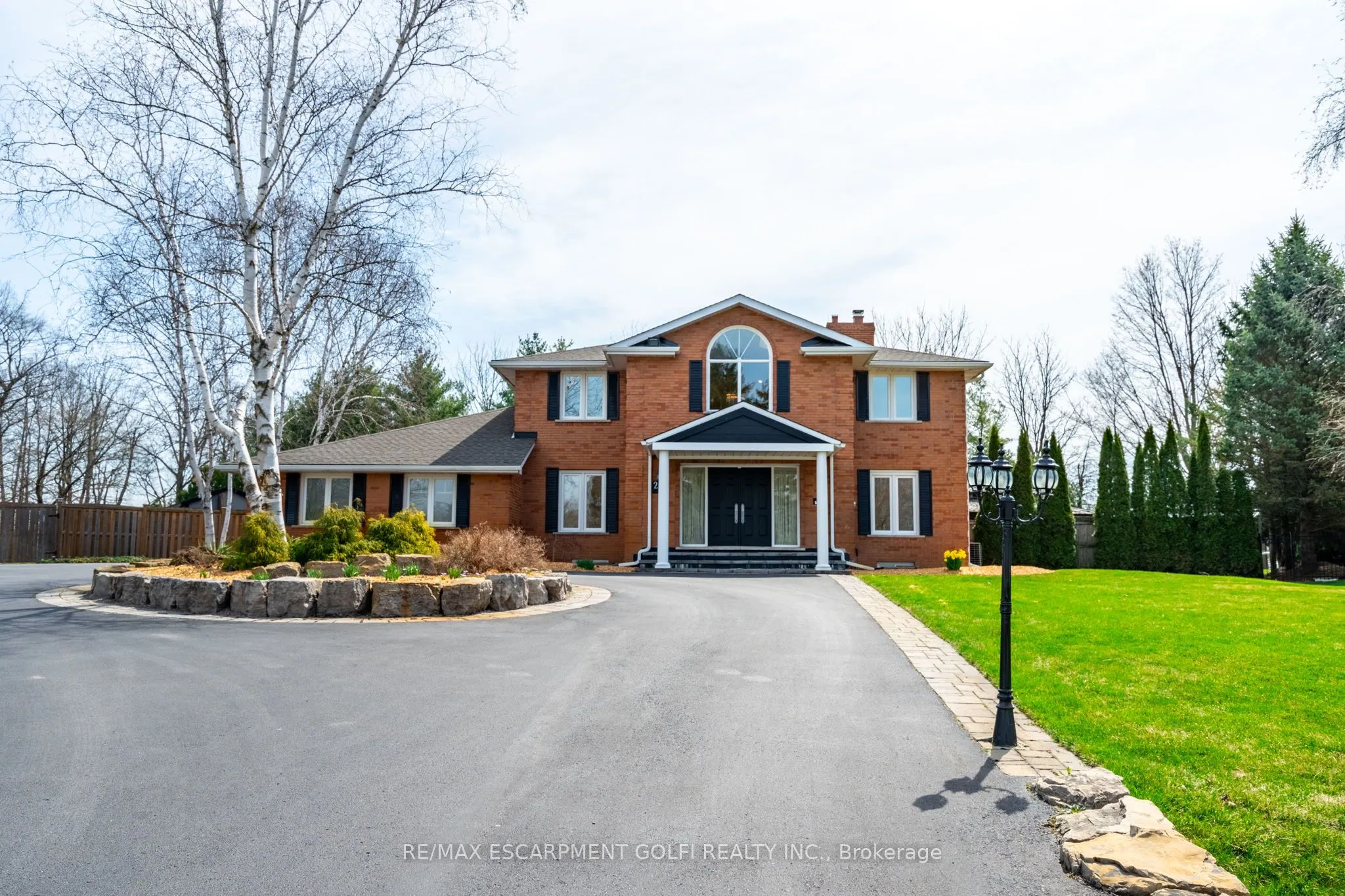 24 JOHN MARTIN Crescent