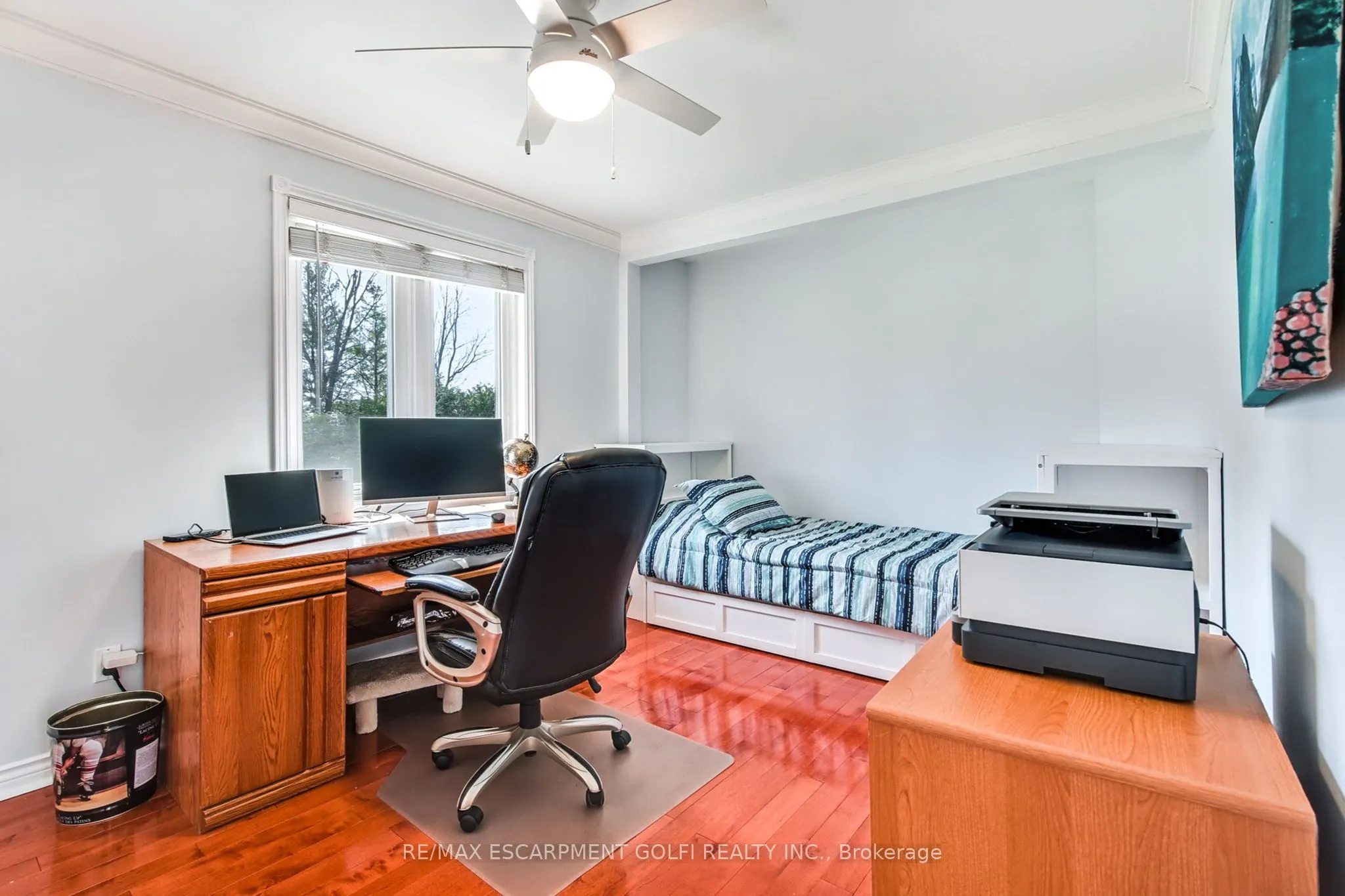 24 JOHN MARTIN Crescent