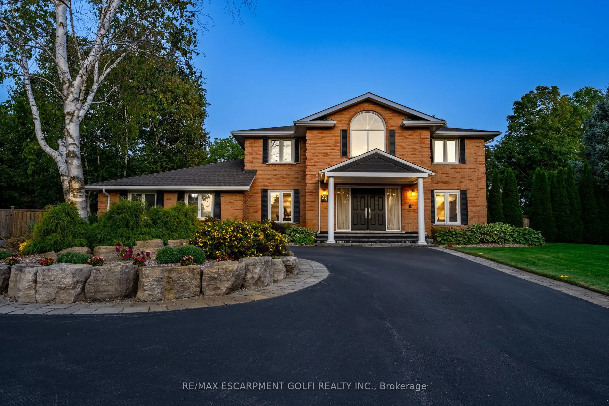 24 JOHN MARTIN Crescent