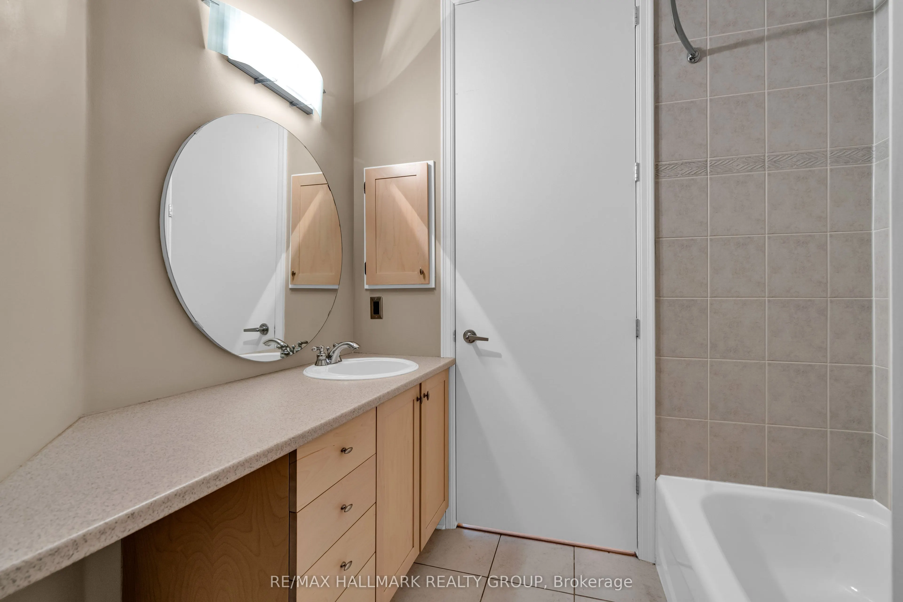 420 Berkley Avenue, #206