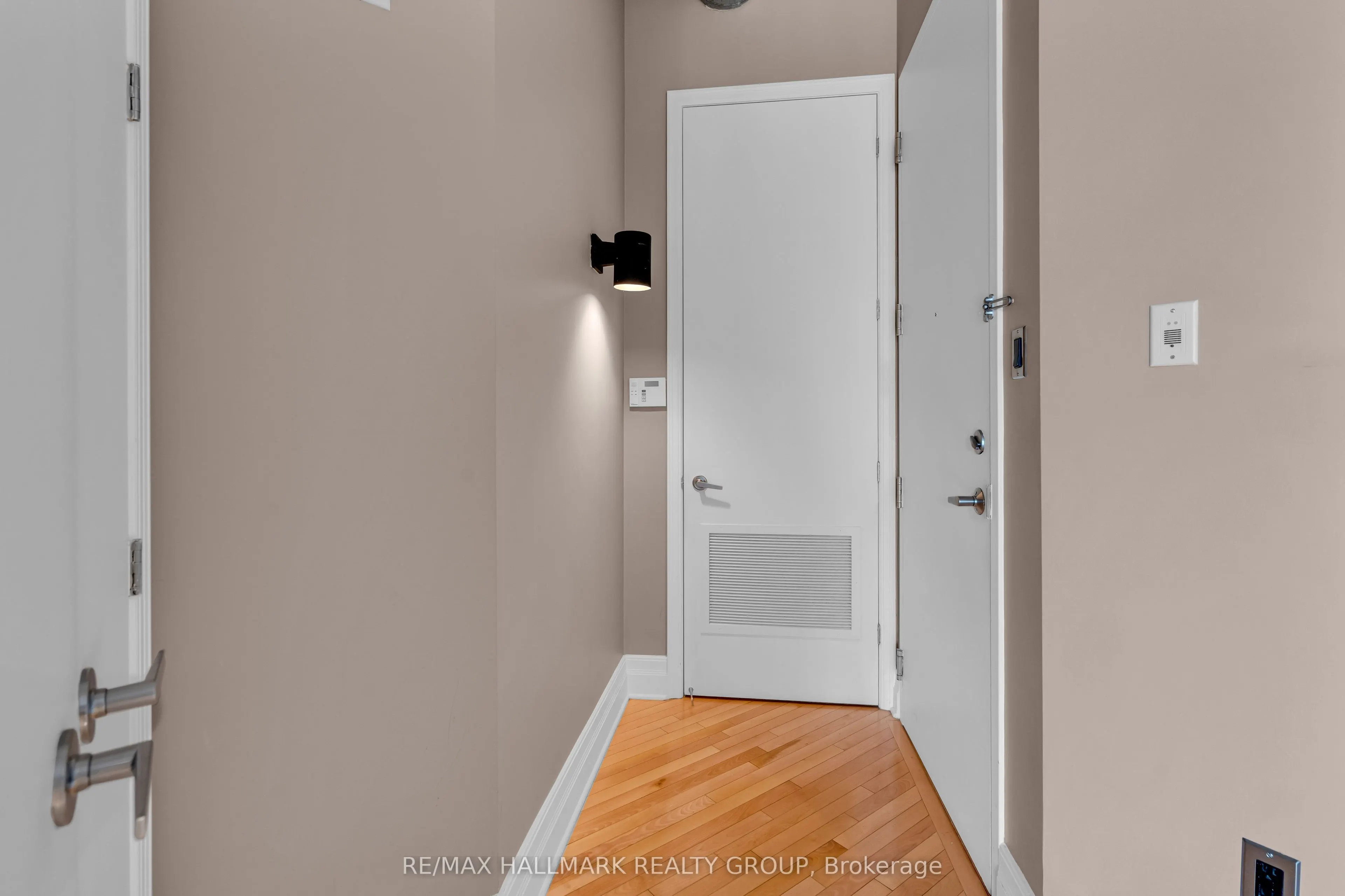 420 Berkley Avenue, #206