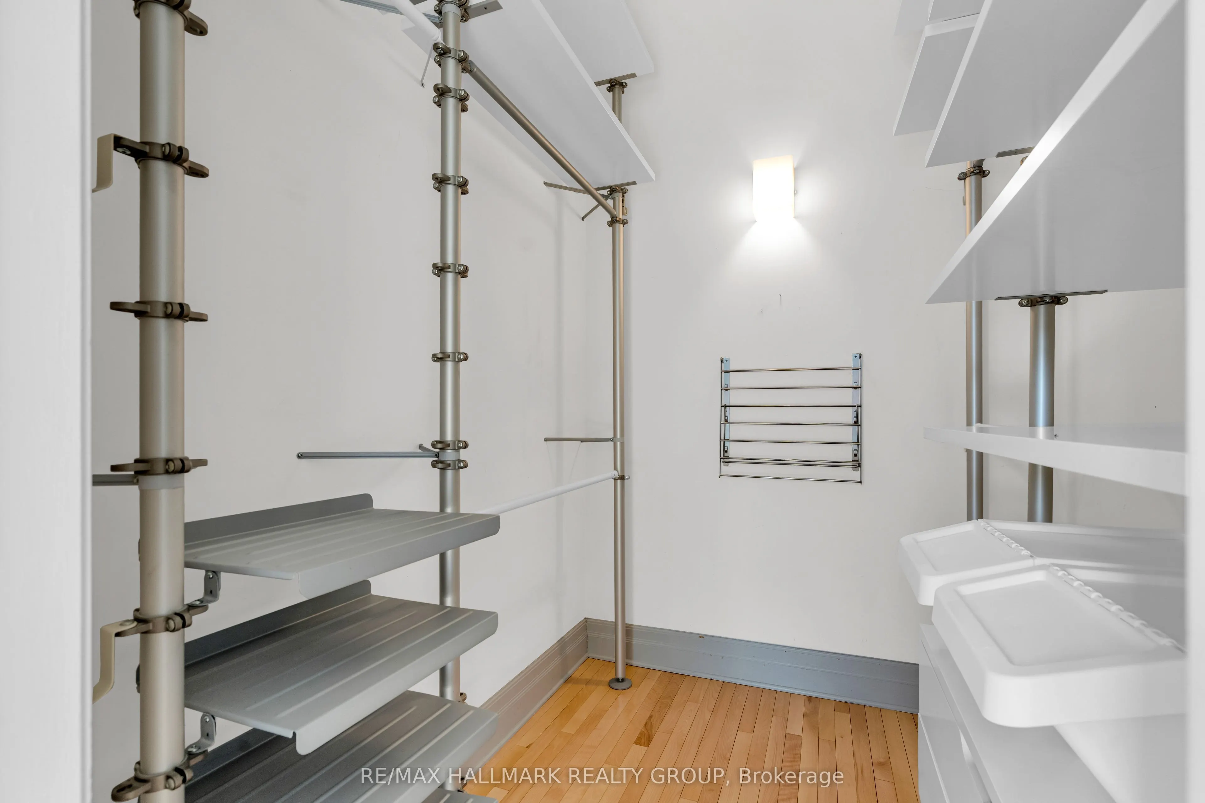 420 Berkley Avenue, #206
