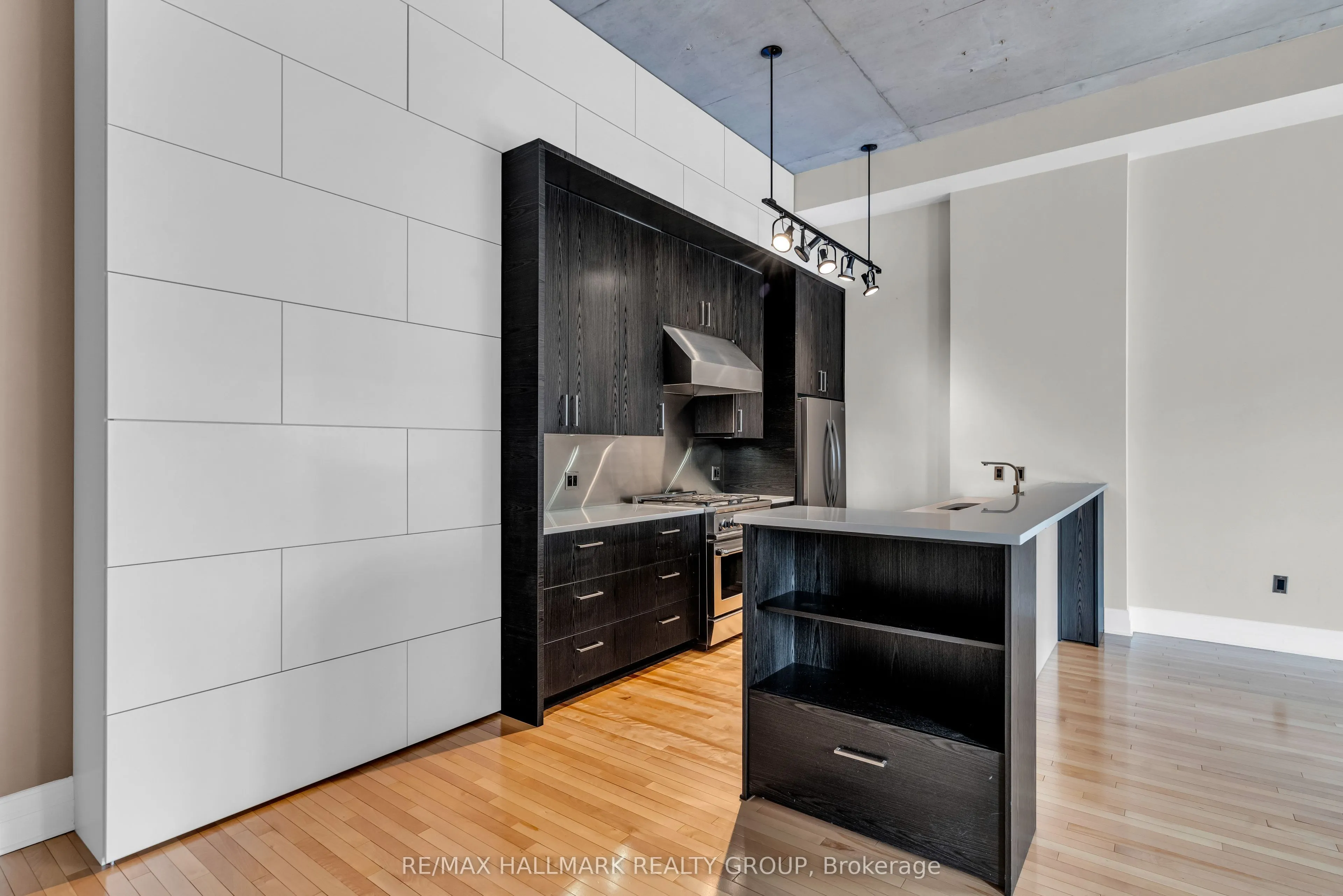 420 Berkley Avenue, #206