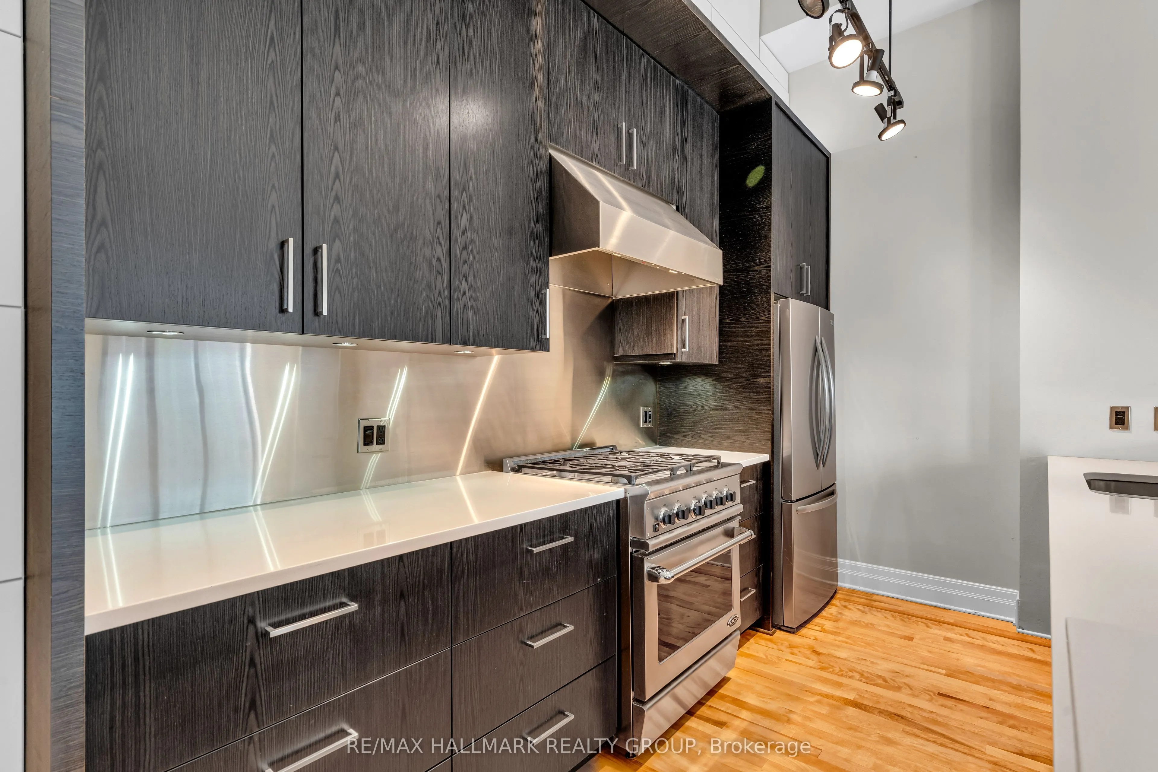 420 Berkley Avenue, #206