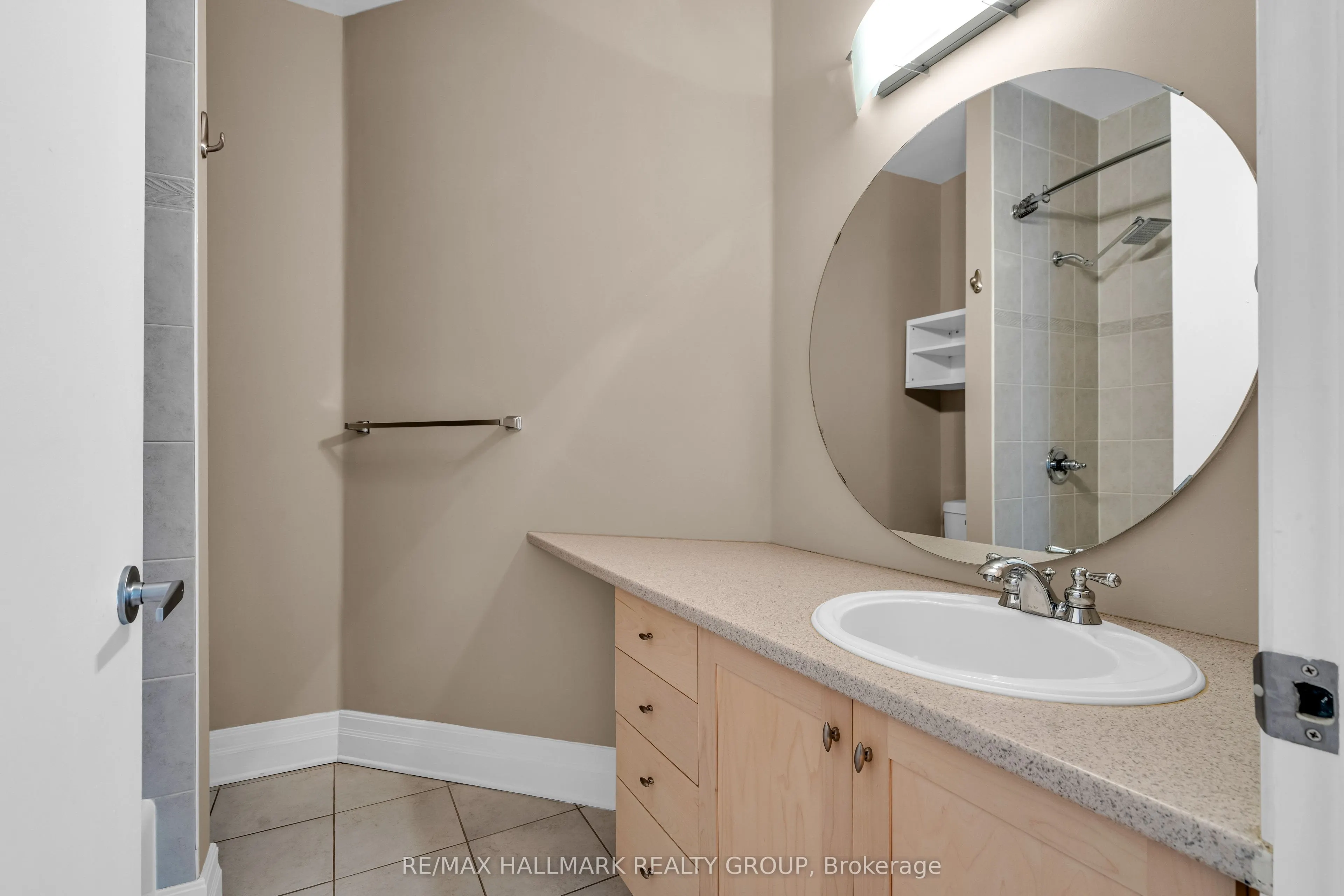 420 Berkley Avenue, #206