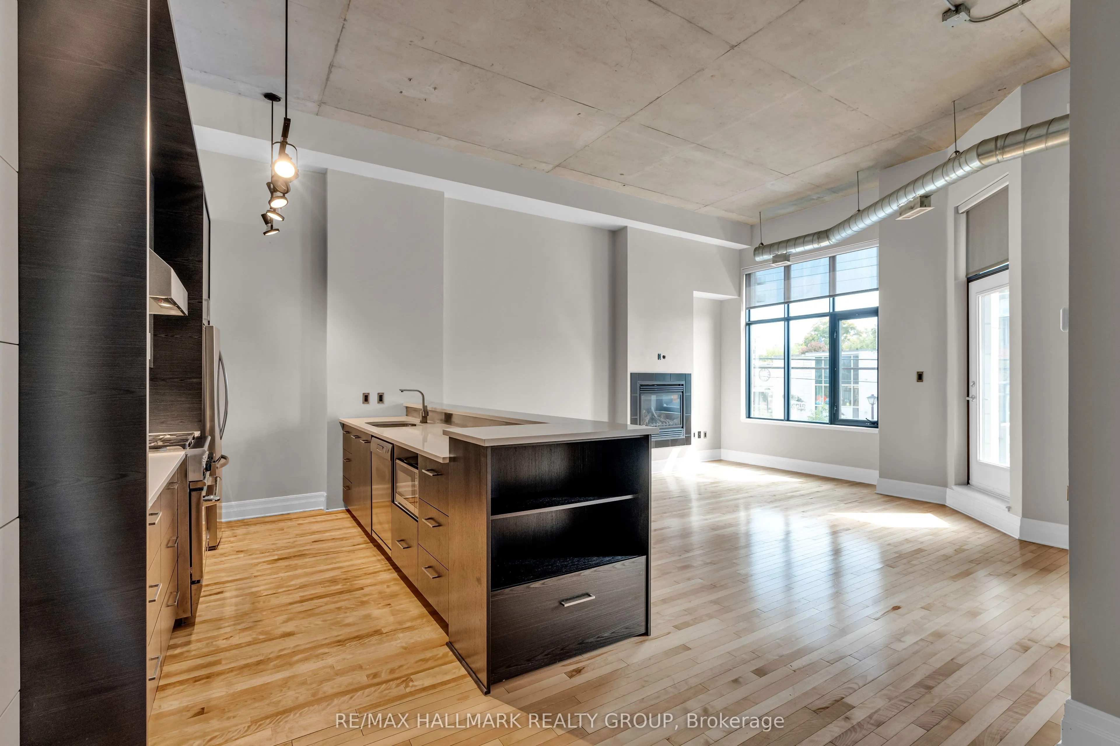 420 Berkley Avenue, #206