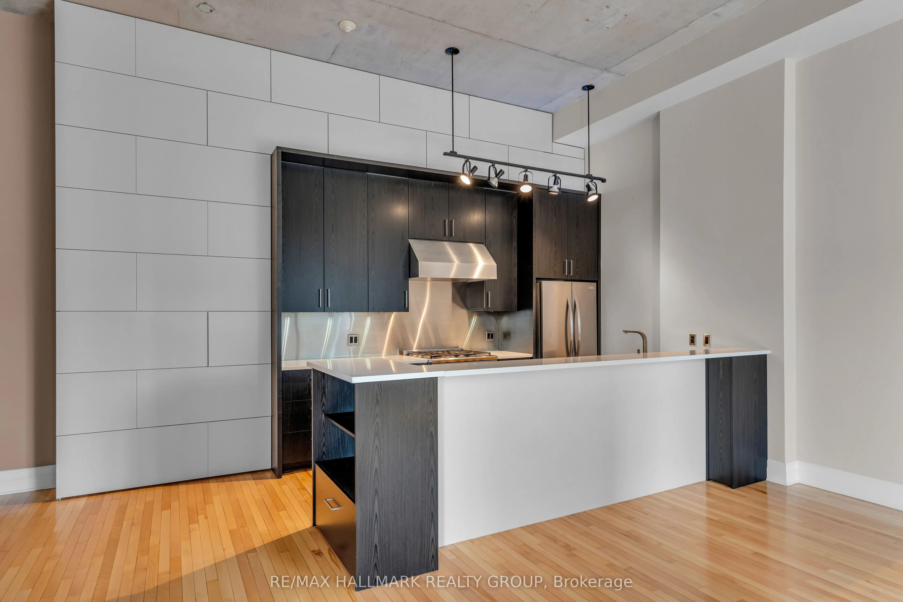 420 Berkley Avenue, #206