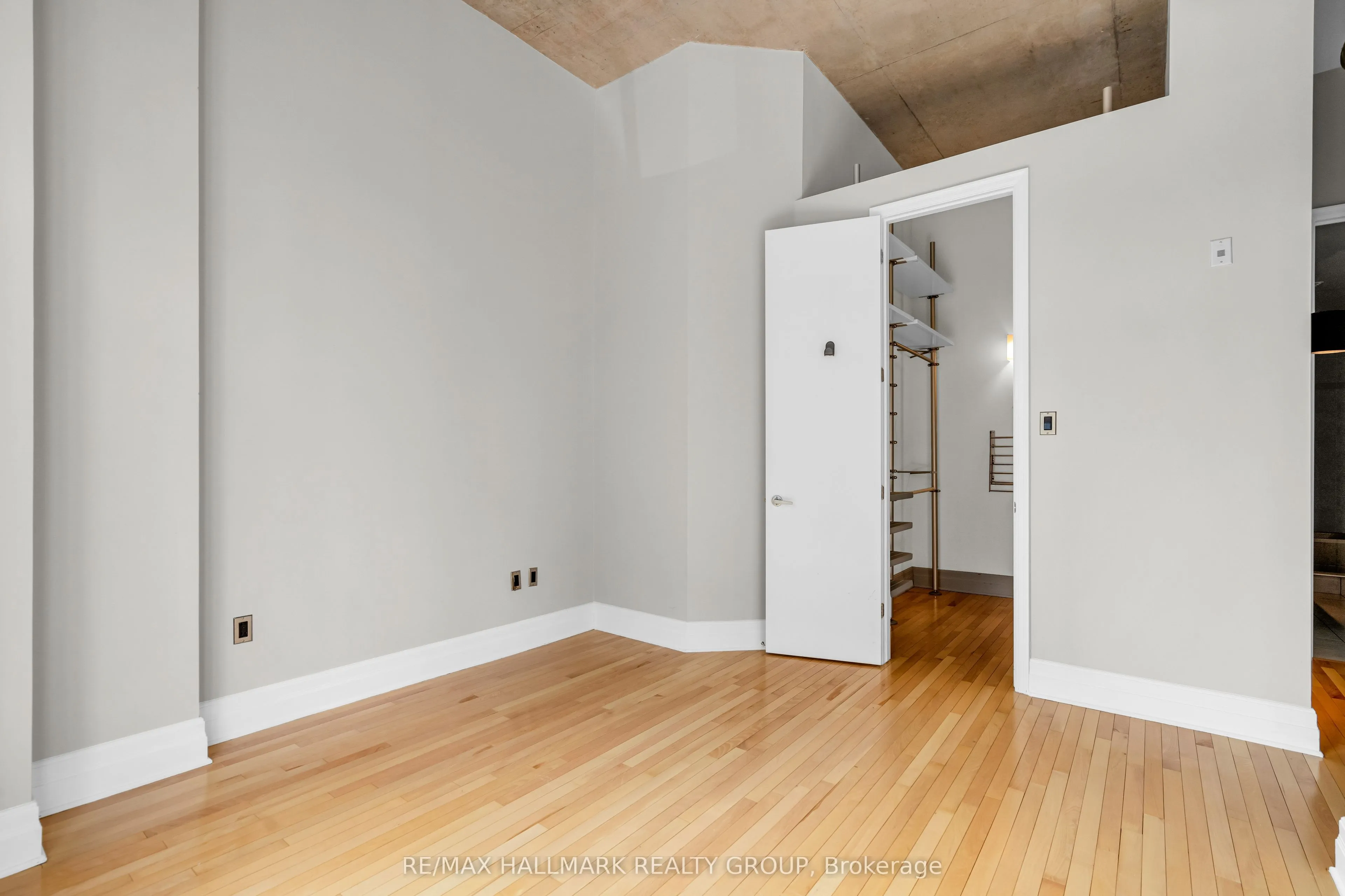 420 Berkley Avenue, #206