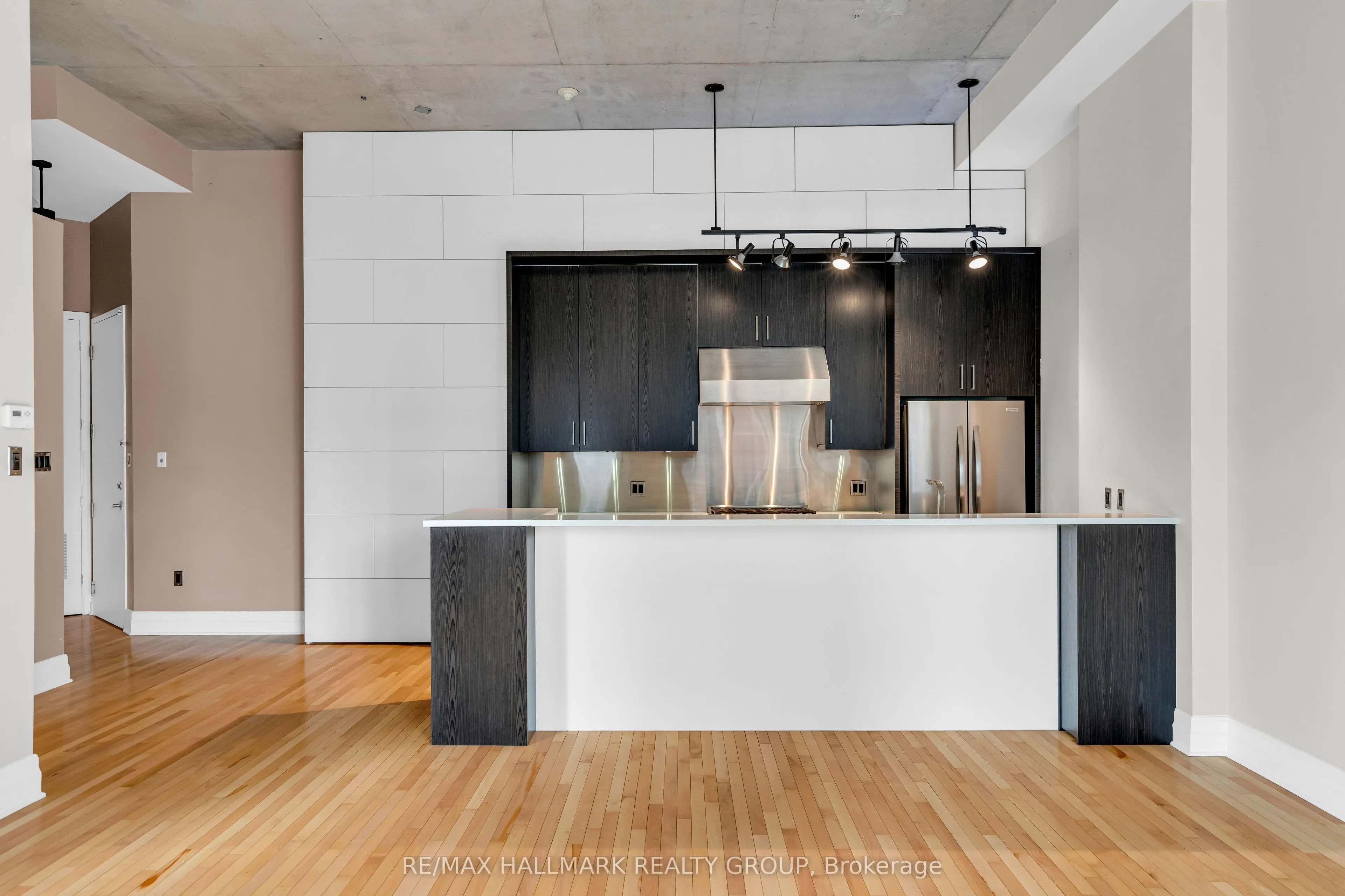 420 Berkley Avenue, #206