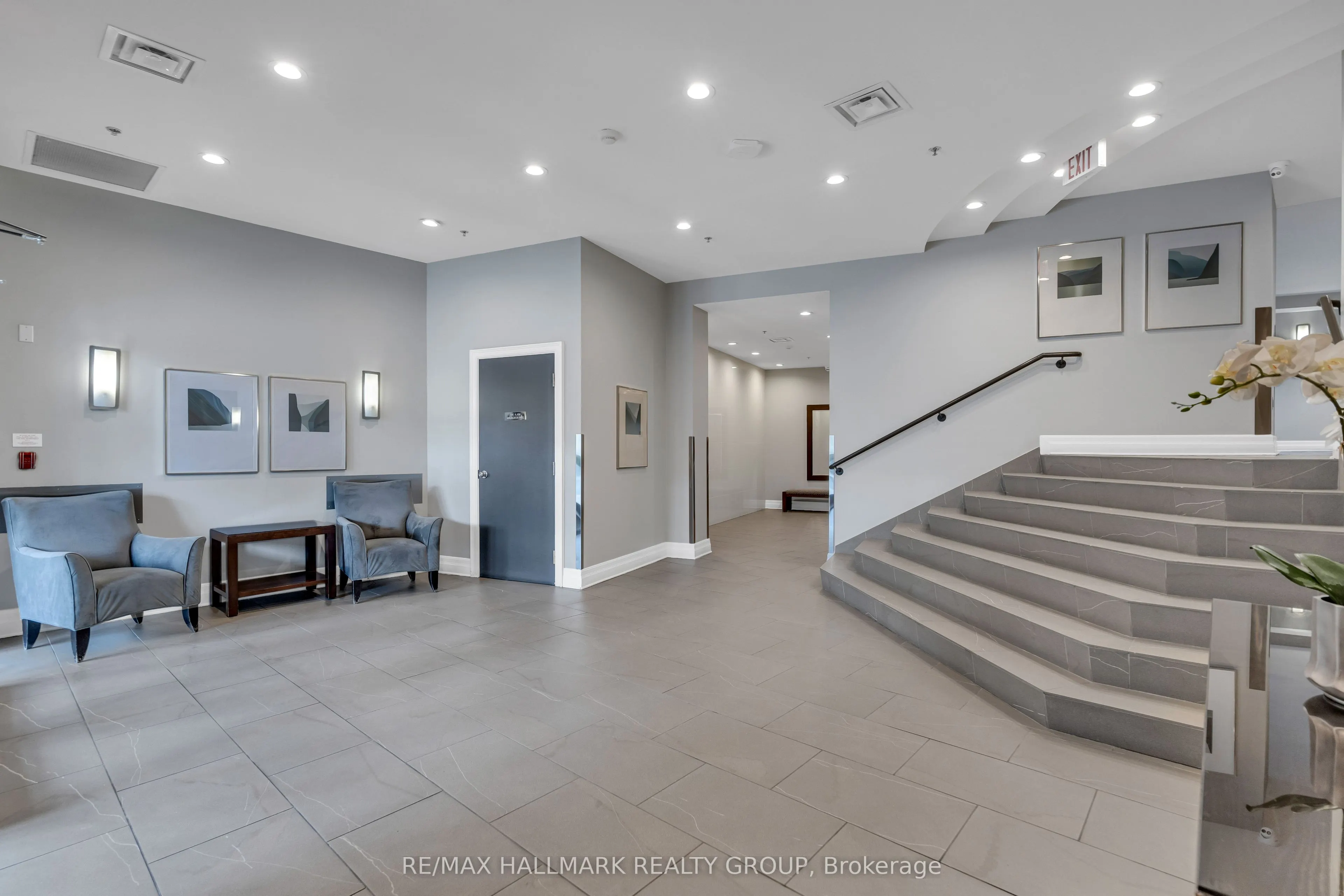 420 Berkley Avenue, #206