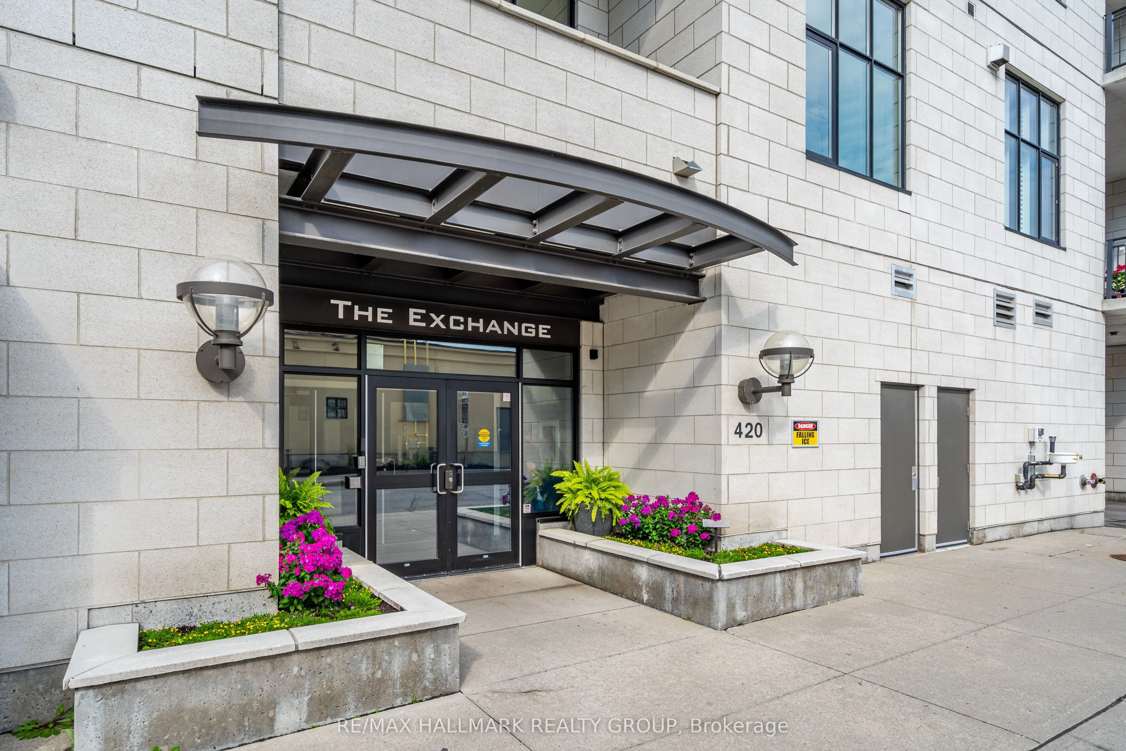 420 Berkley Avenue, #206