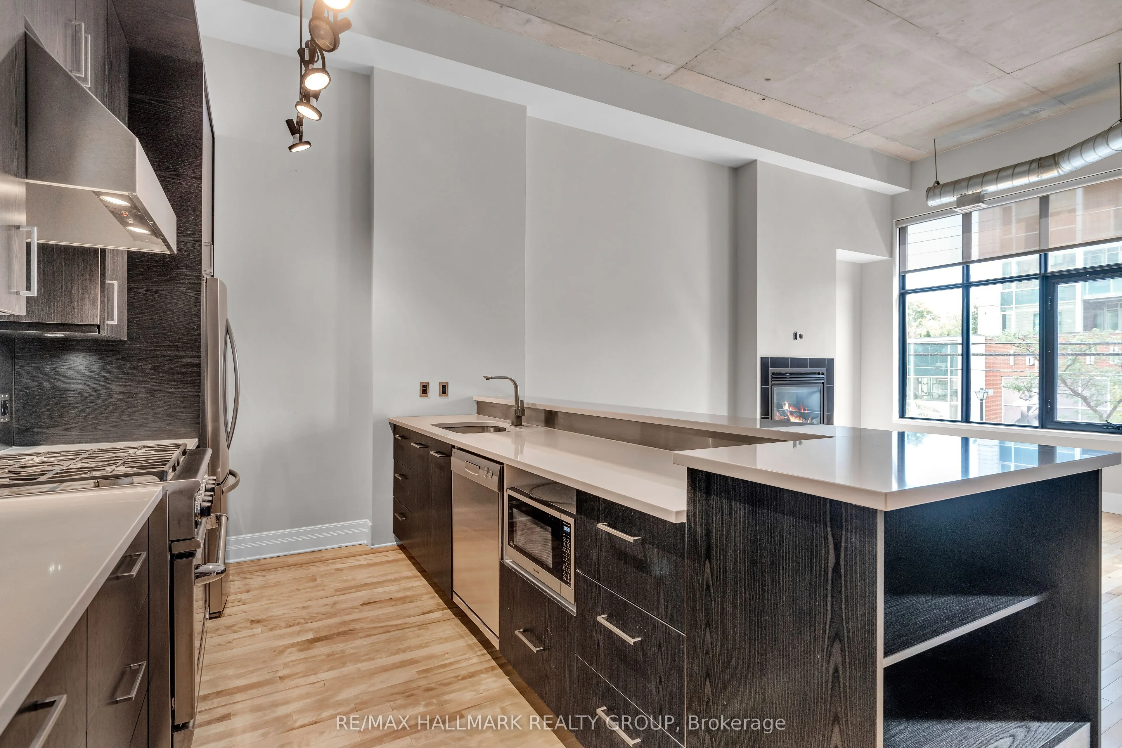 420 Berkley Avenue, #206