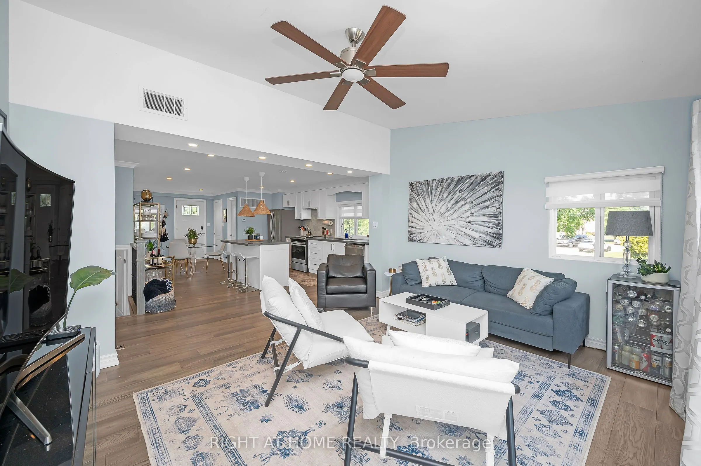 74 Seabreeze Crescent