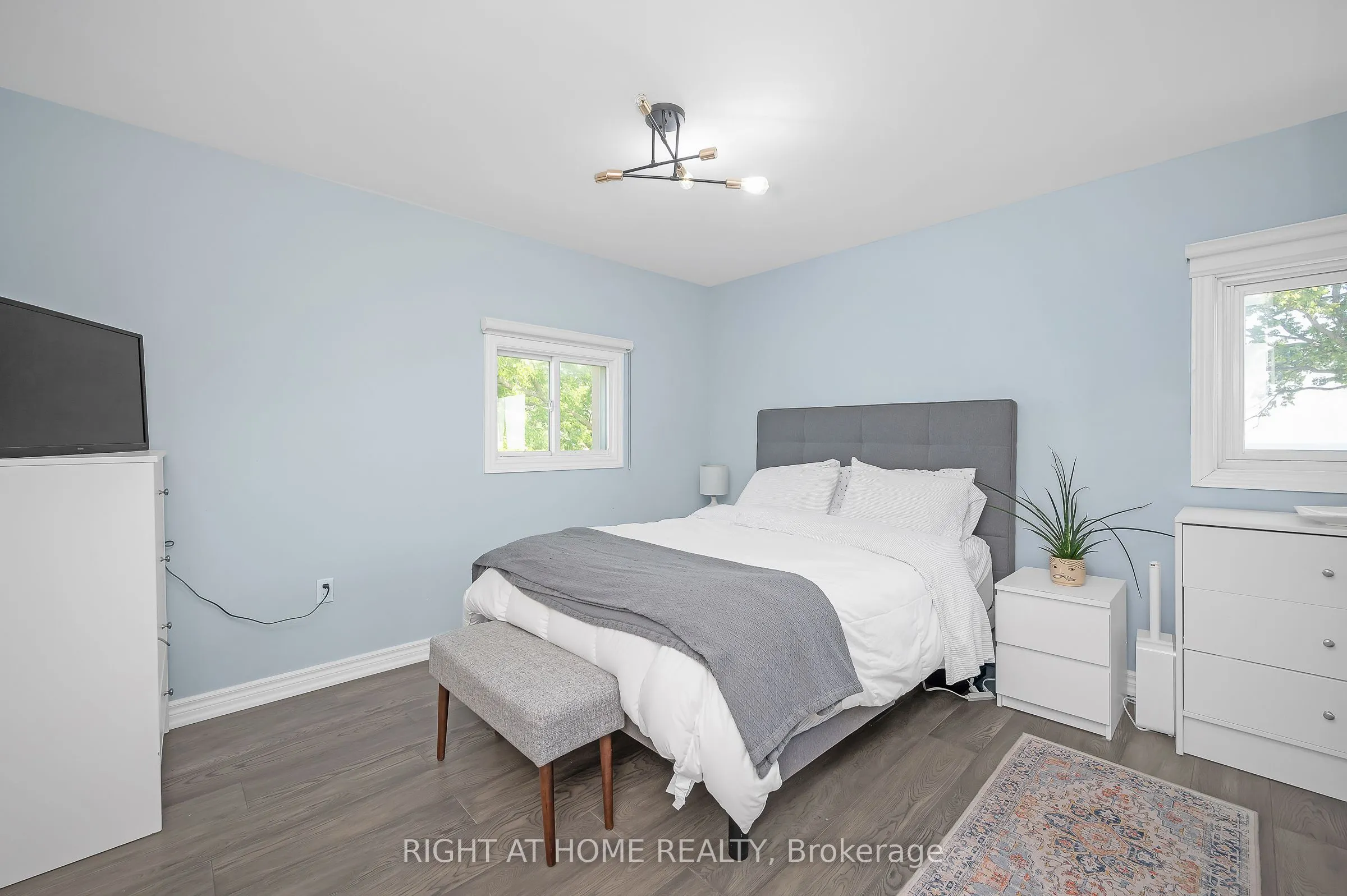 74 Seabreeze Crescent