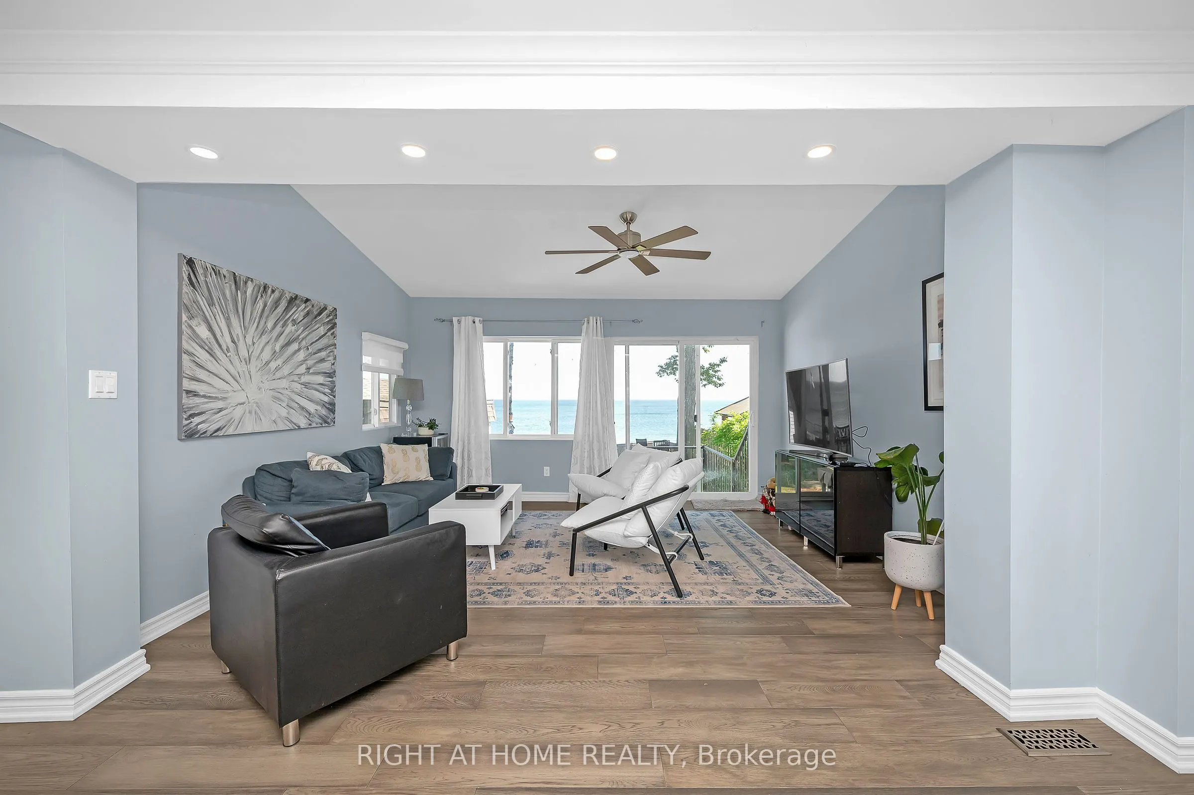 74 Seabreeze Crescent