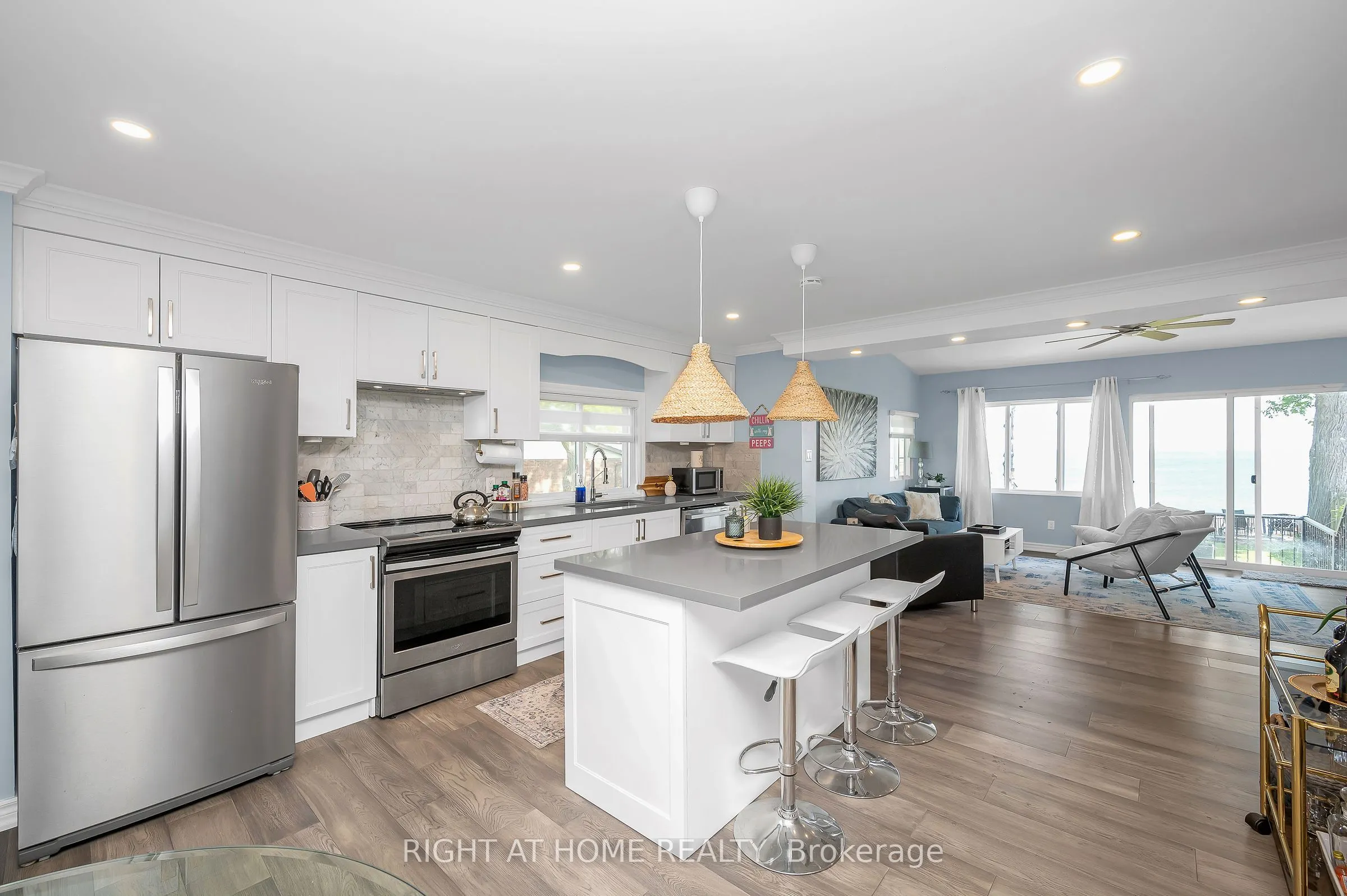 74 Seabreeze Crescent