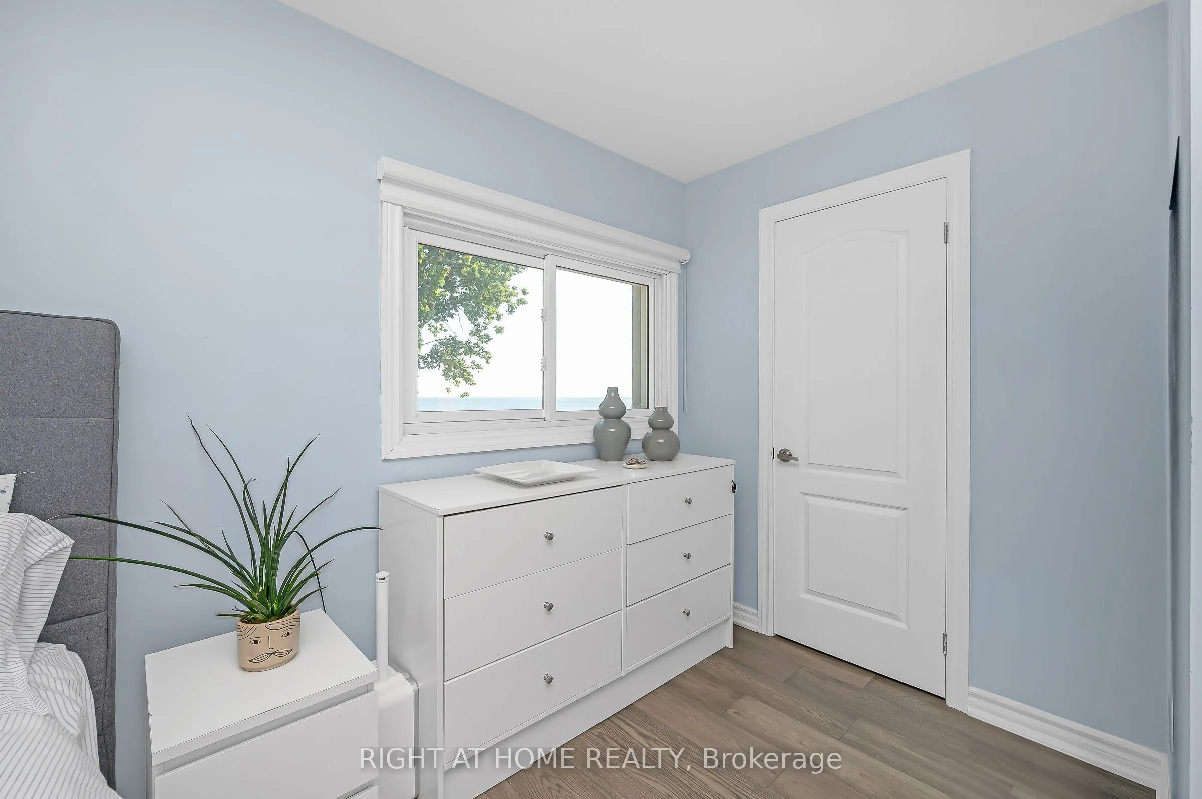 74 Seabreeze Crescent