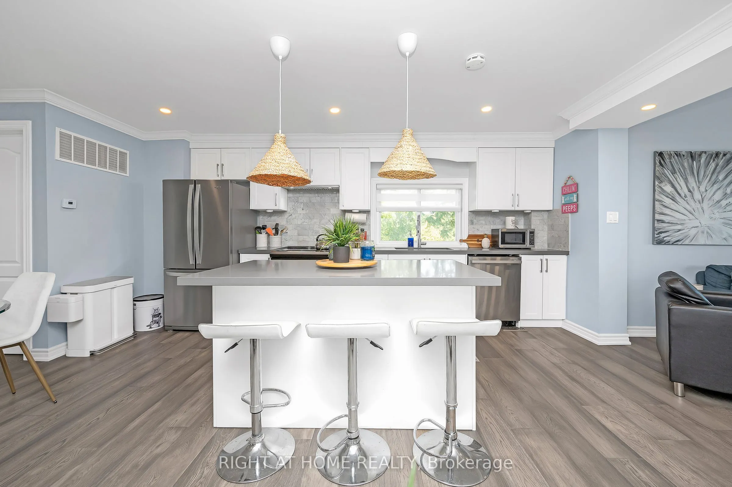 74 Seabreeze Crescent