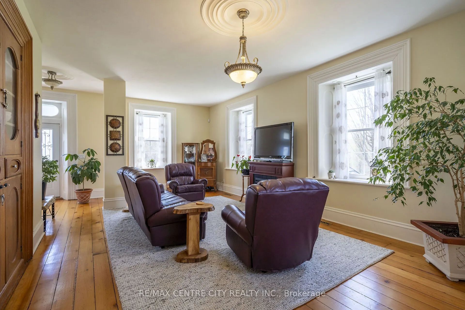 846635 Township Road 9