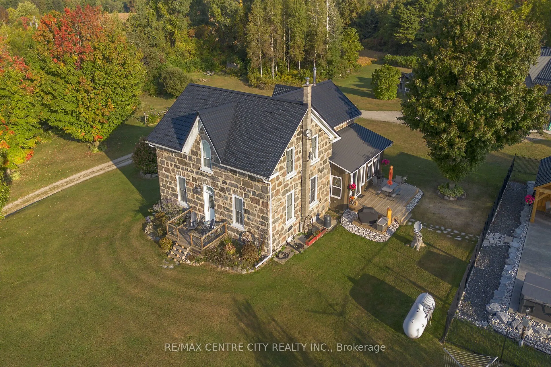 846635 Township Road 9