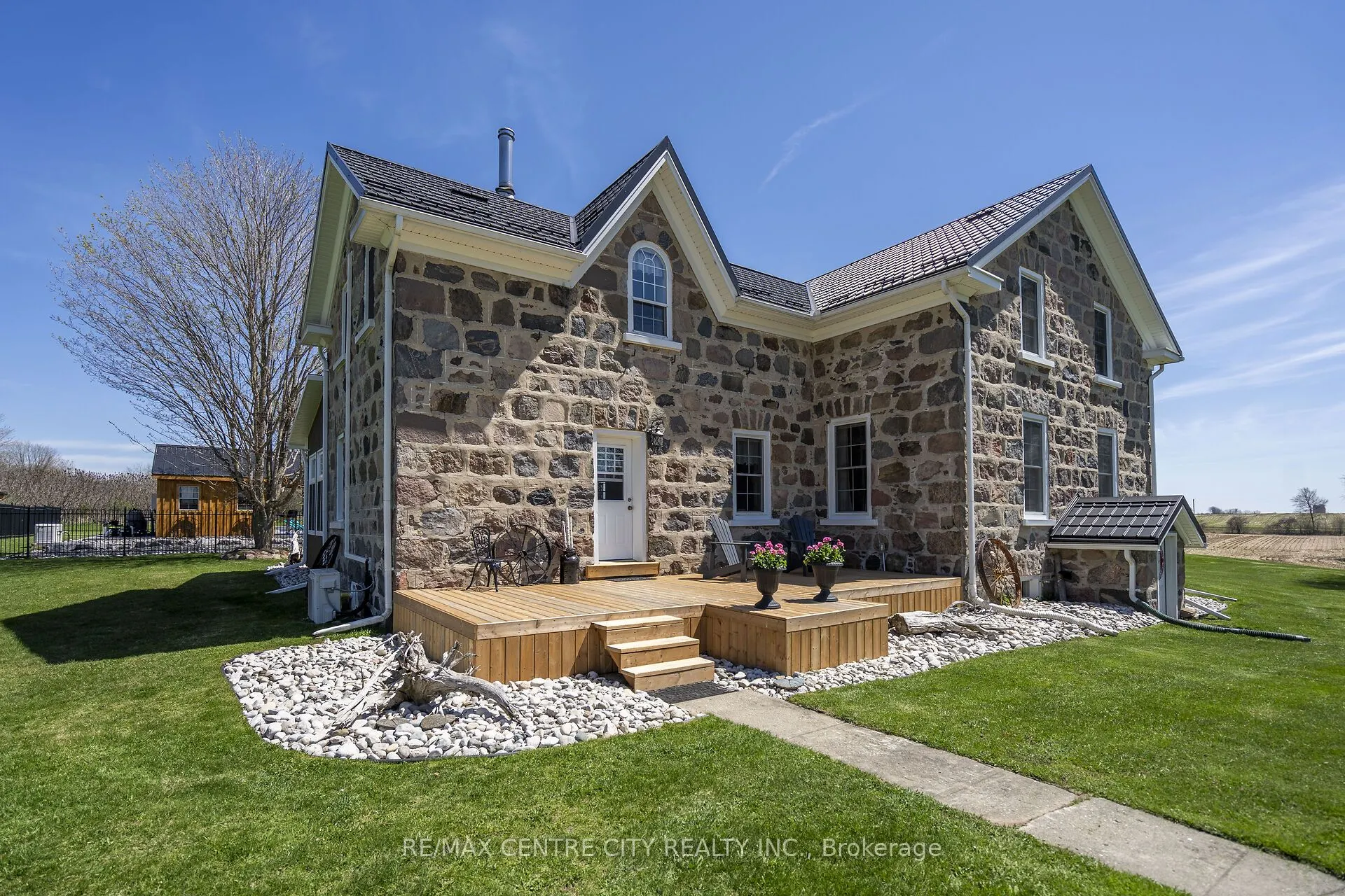 846635 Township Road 9