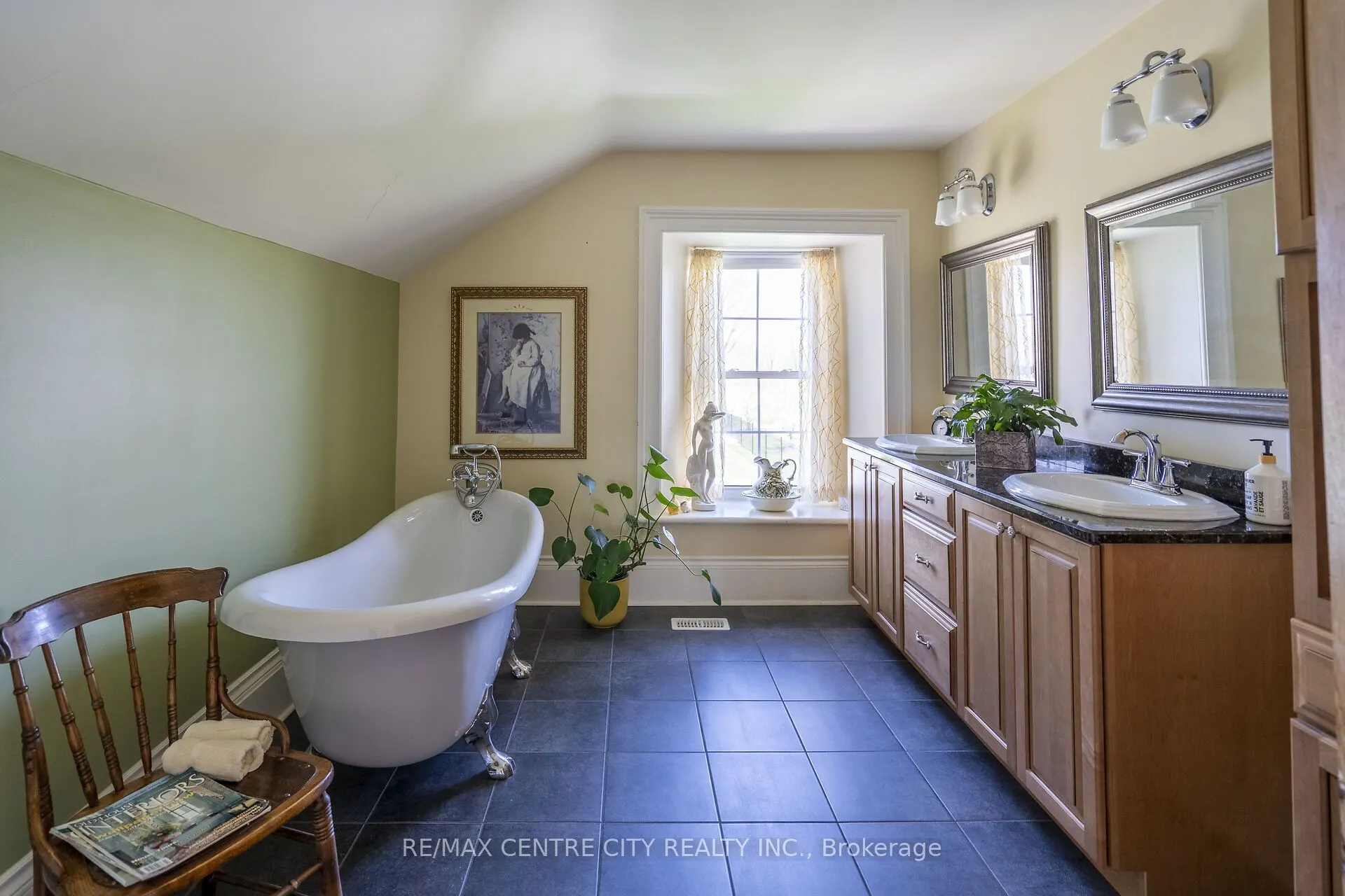 846635 Township Road 9