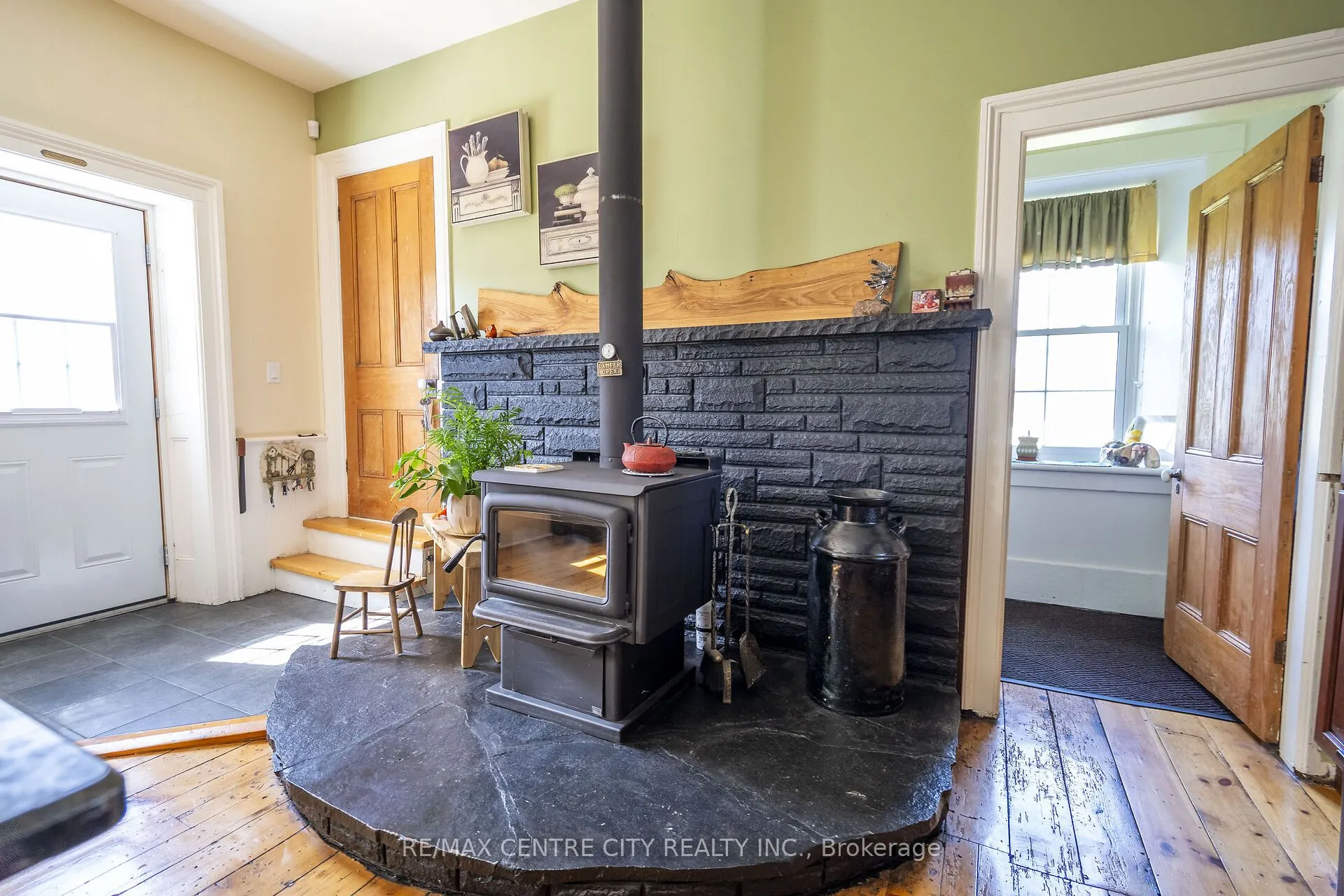 846635 Township Road 9